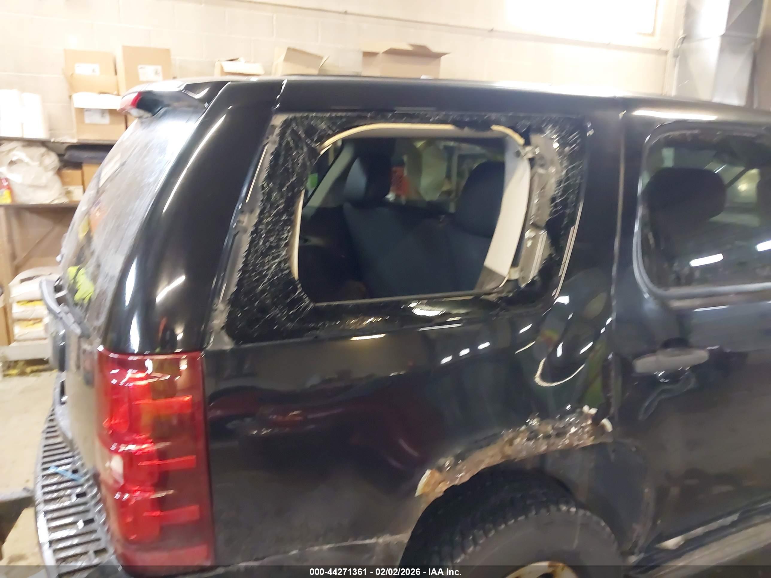 CHEVROLET TAHOE image 6