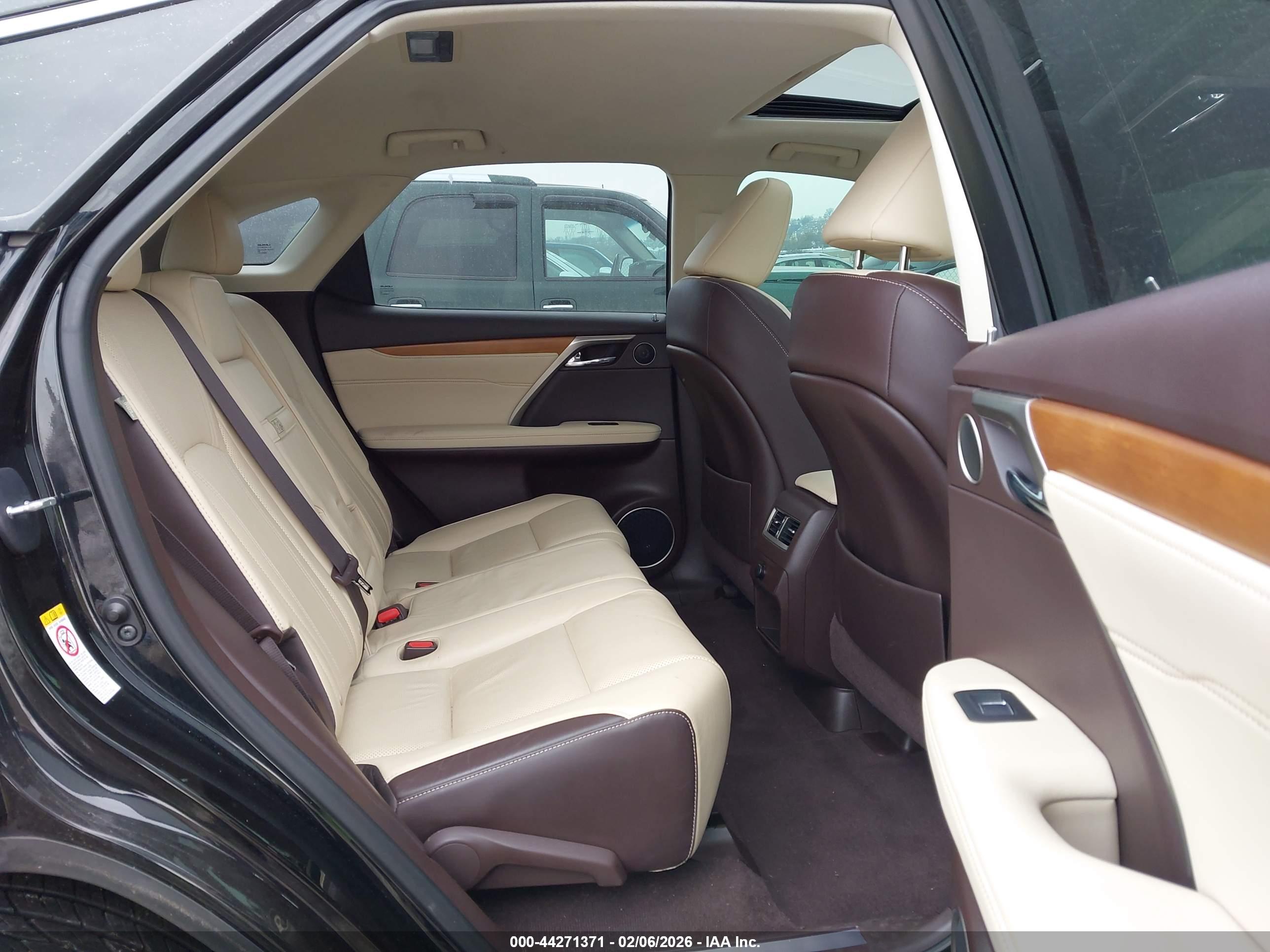 LEXUS RX image 8