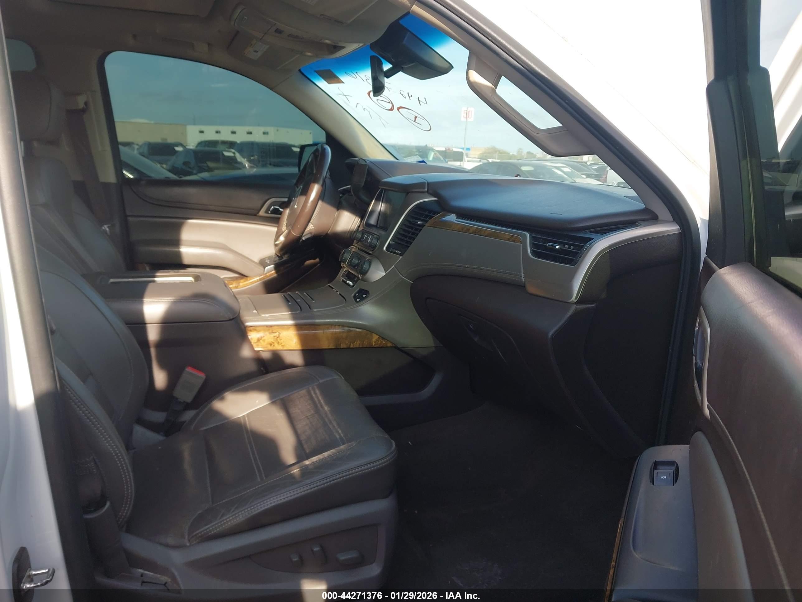 GMC YUKON image 5