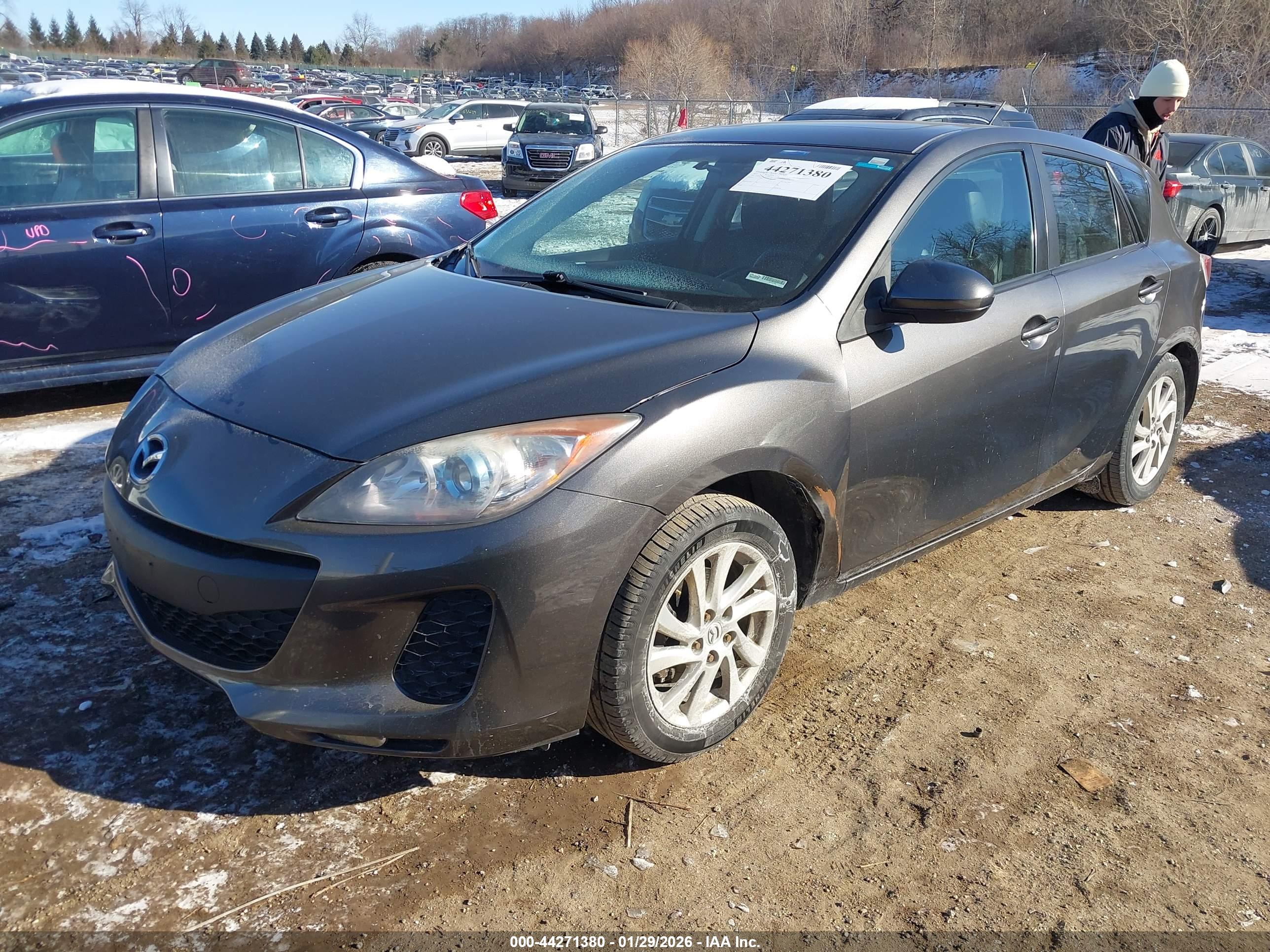 MAZDA MAZDA3 image 2
