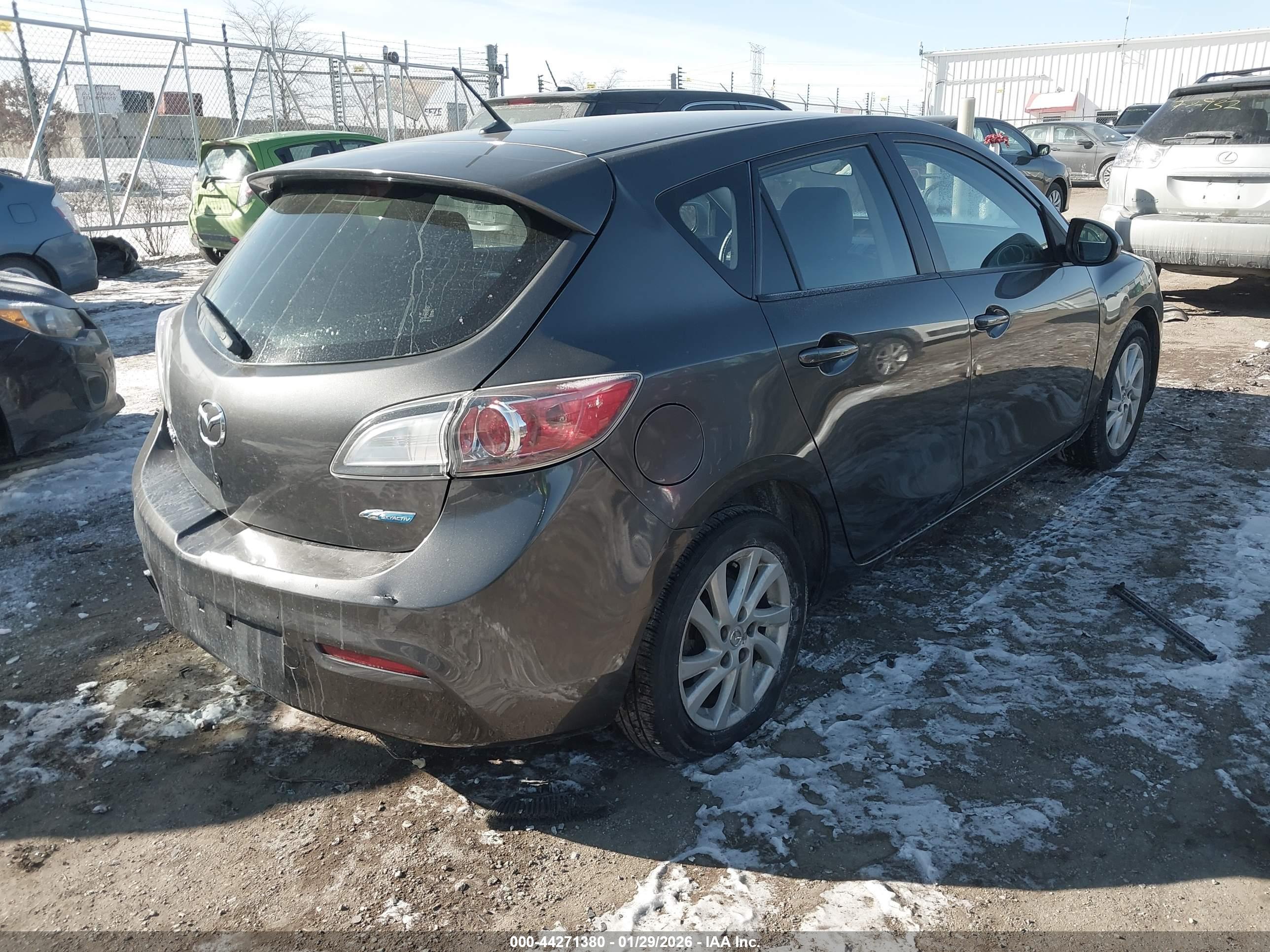 MAZDA MAZDA3 image 4