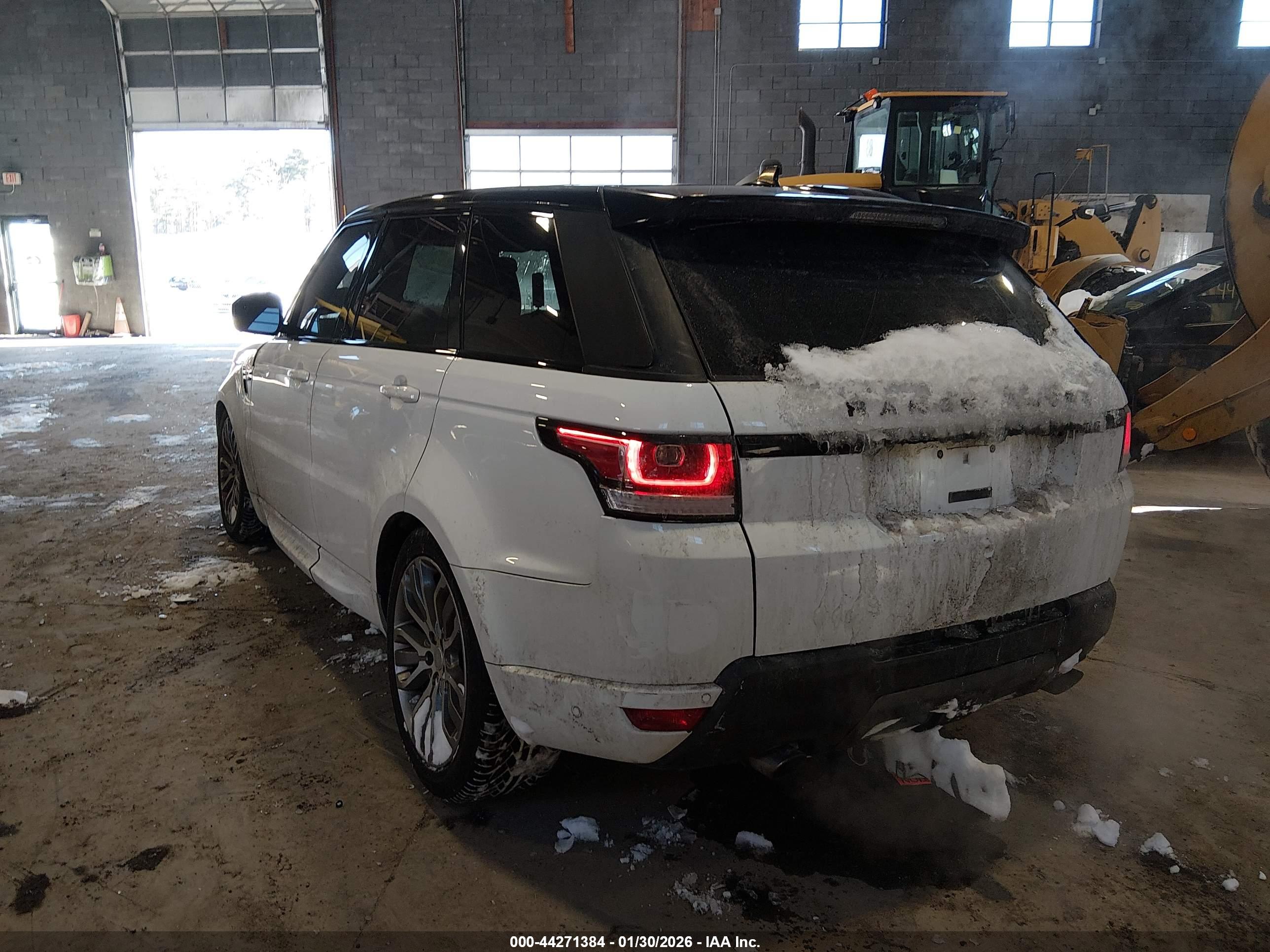 LAND ROVER image 3