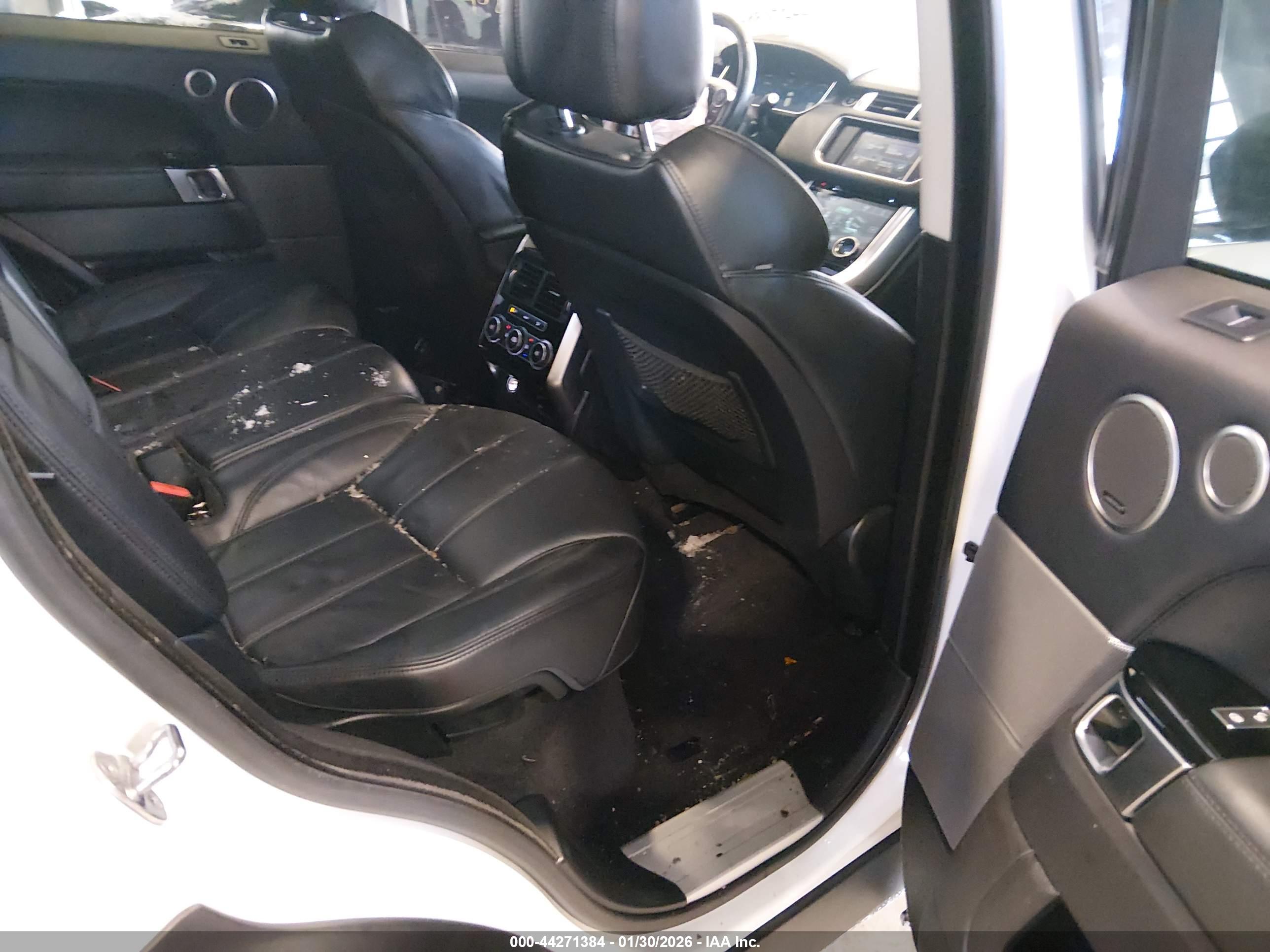 LAND ROVER image 8