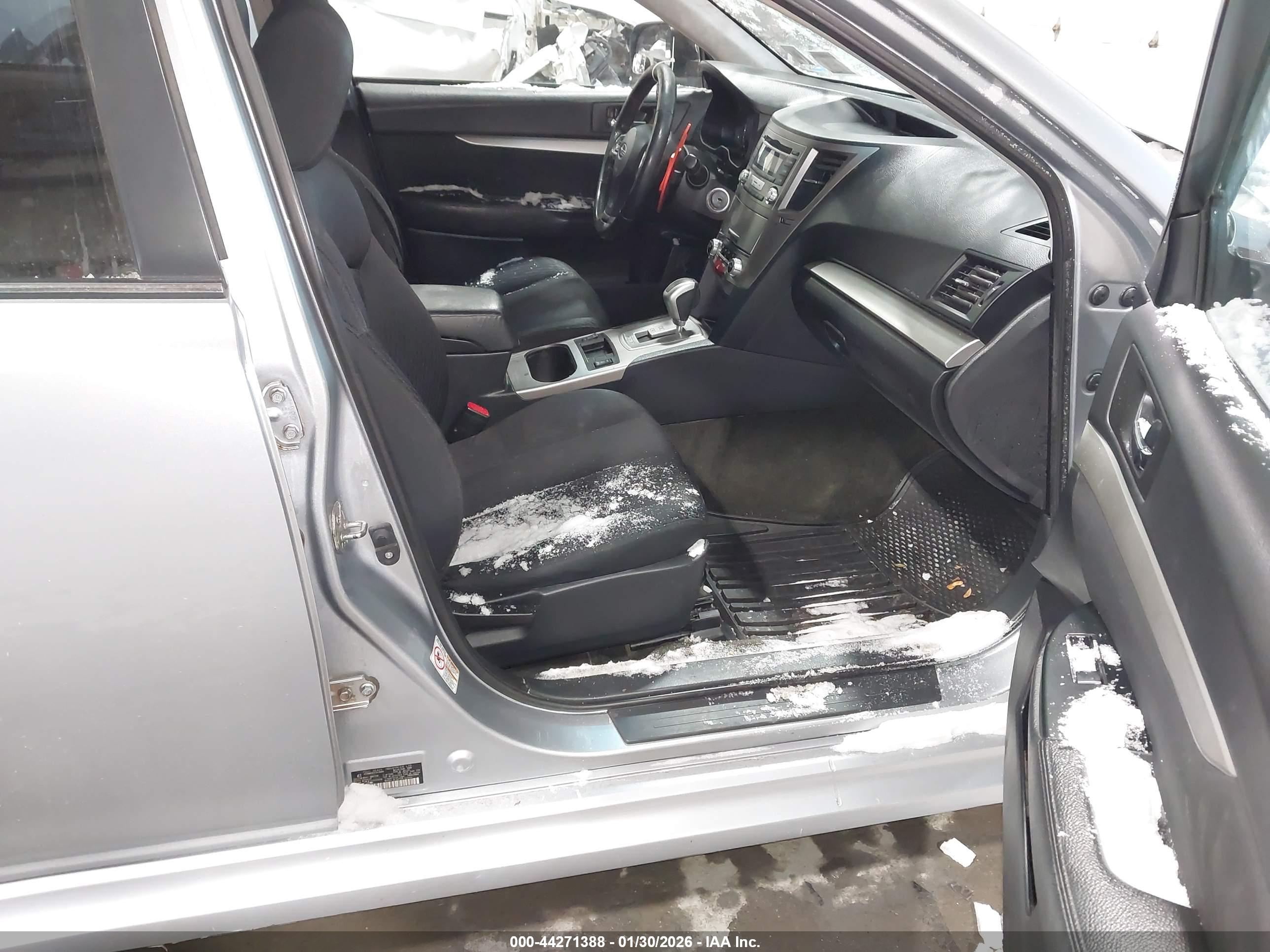SUBARU LEGACY image 5