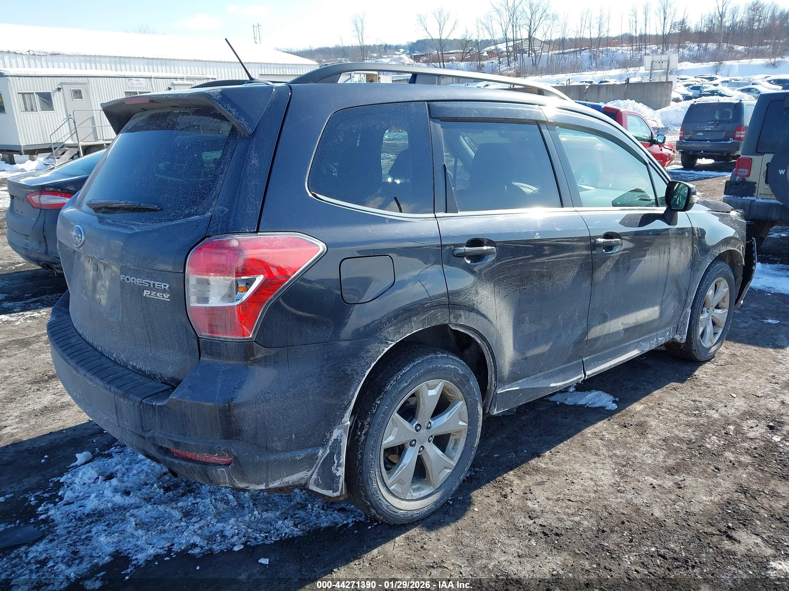 SUBARU FORESTER image 4