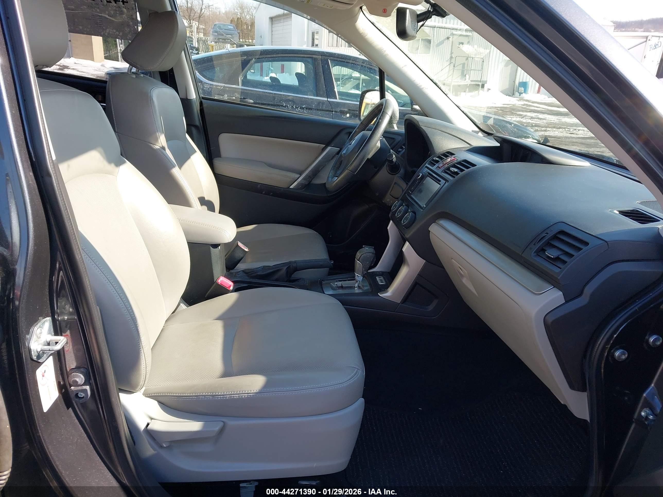 SUBARU FORESTER image 5
