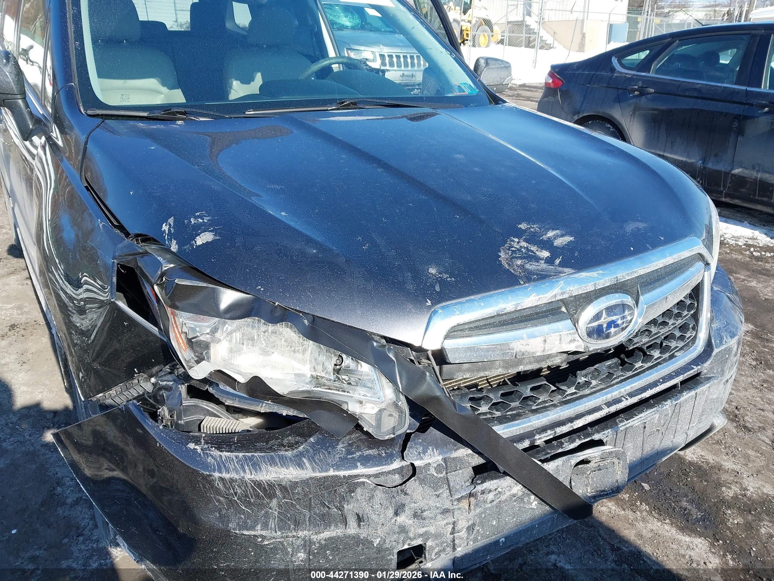 SUBARU FORESTER image 6