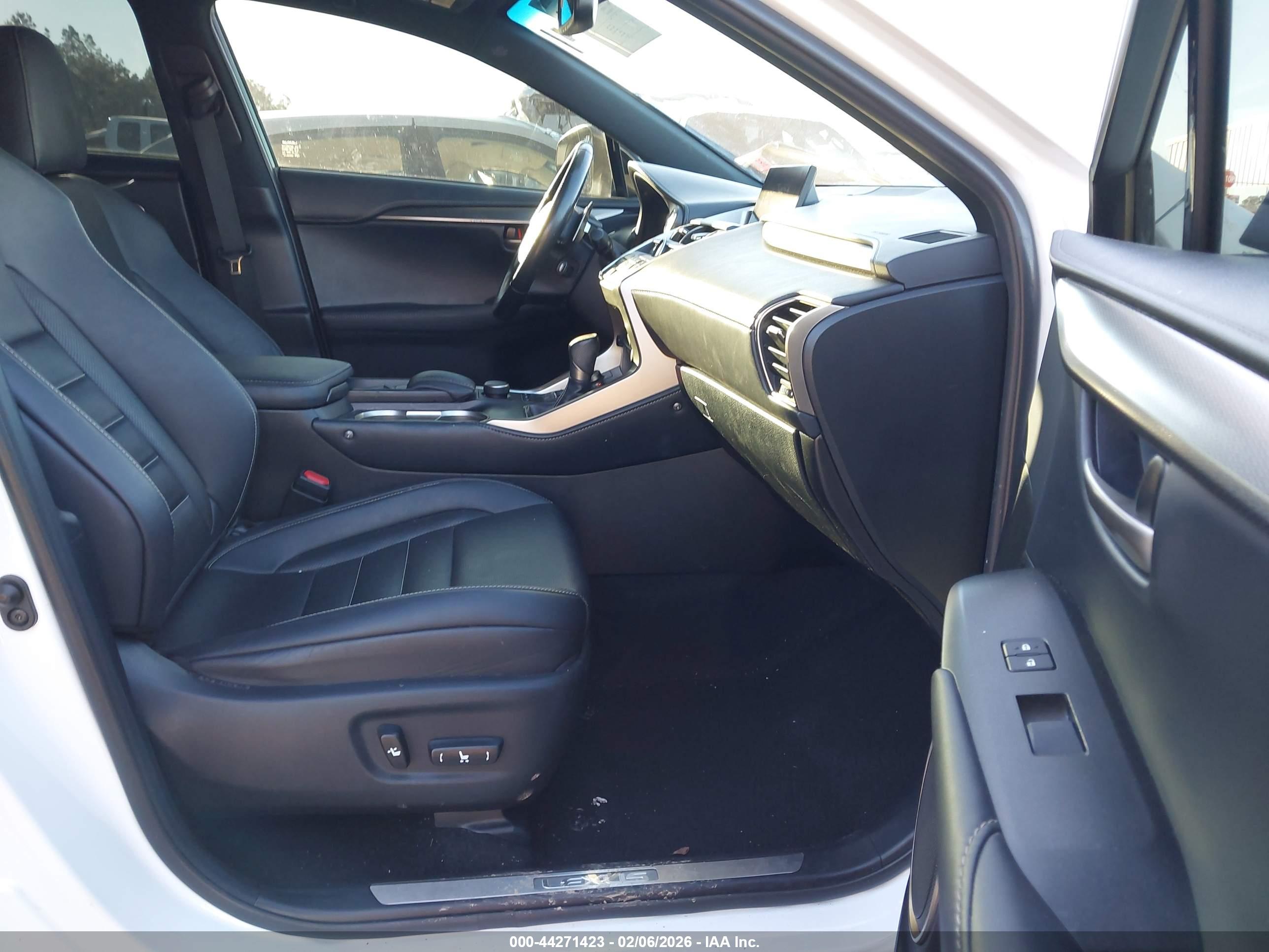 LEXUS NX image 5