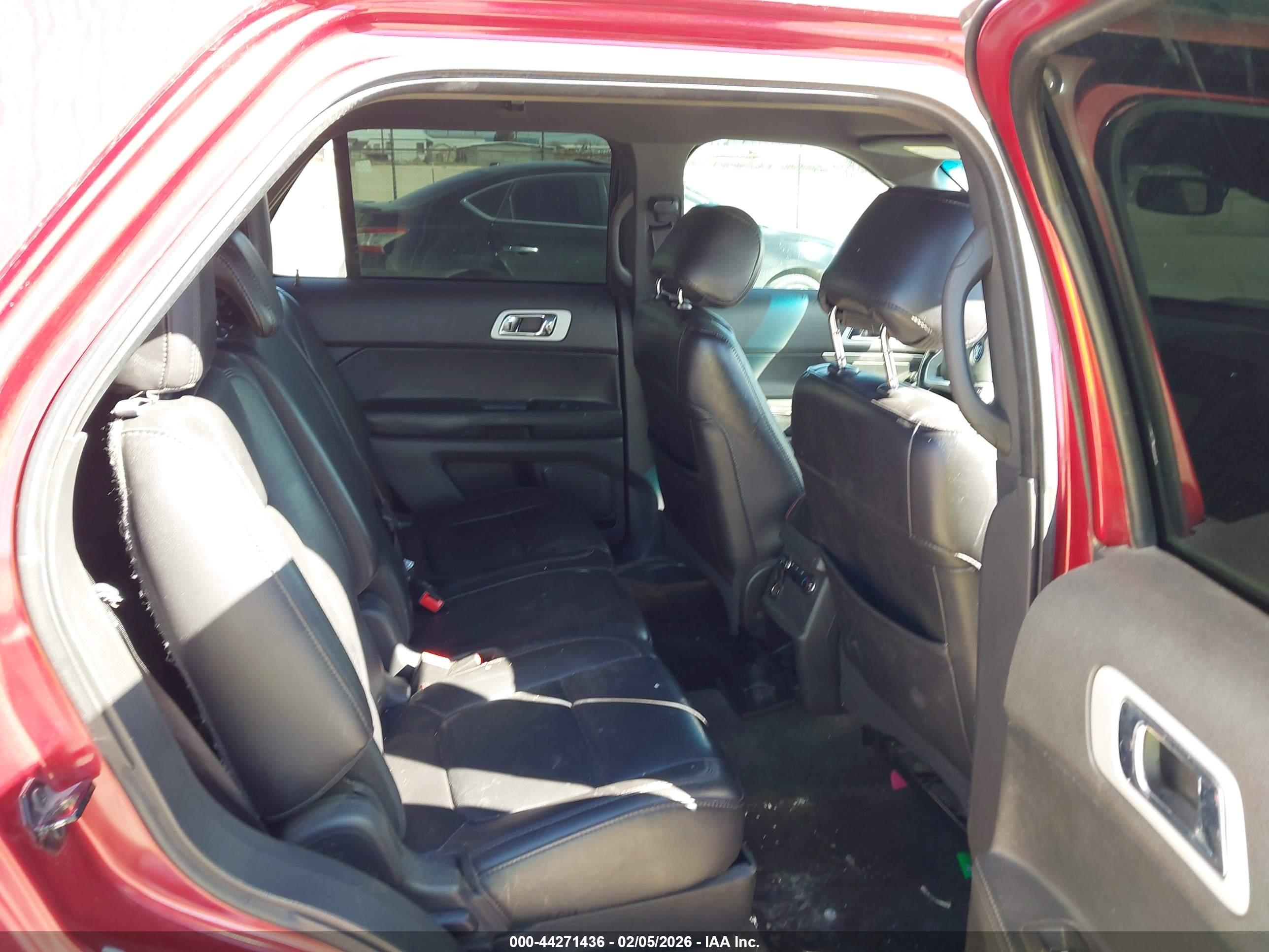FORD EXPLORER image 8