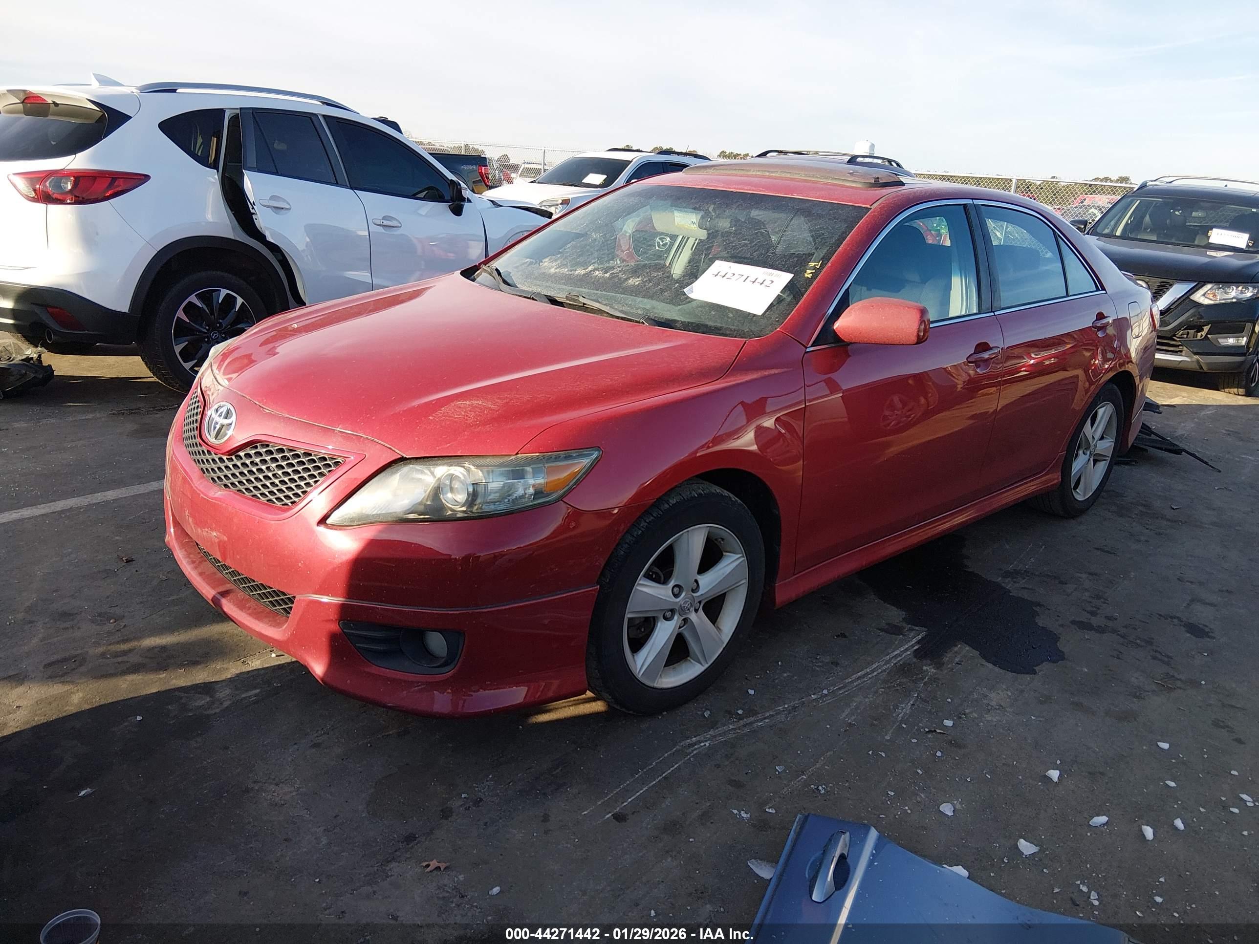 TOYOTA CAMRY image 2