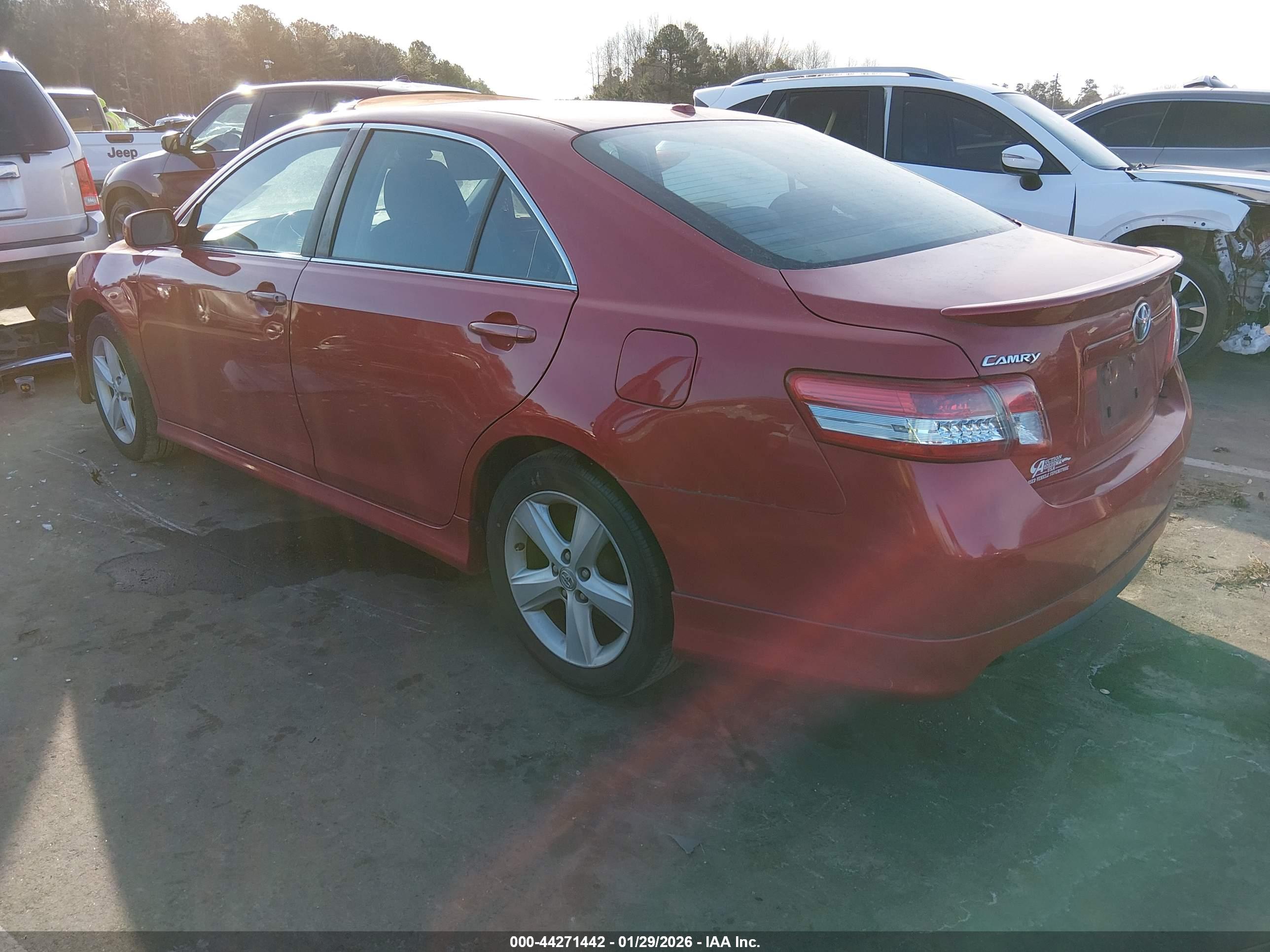 TOYOTA CAMRY image 3