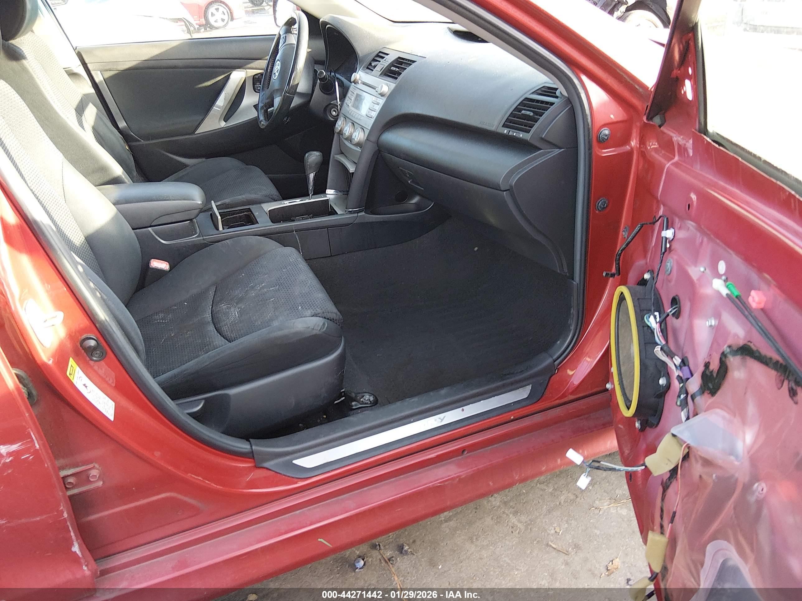 TOYOTA CAMRY image 5