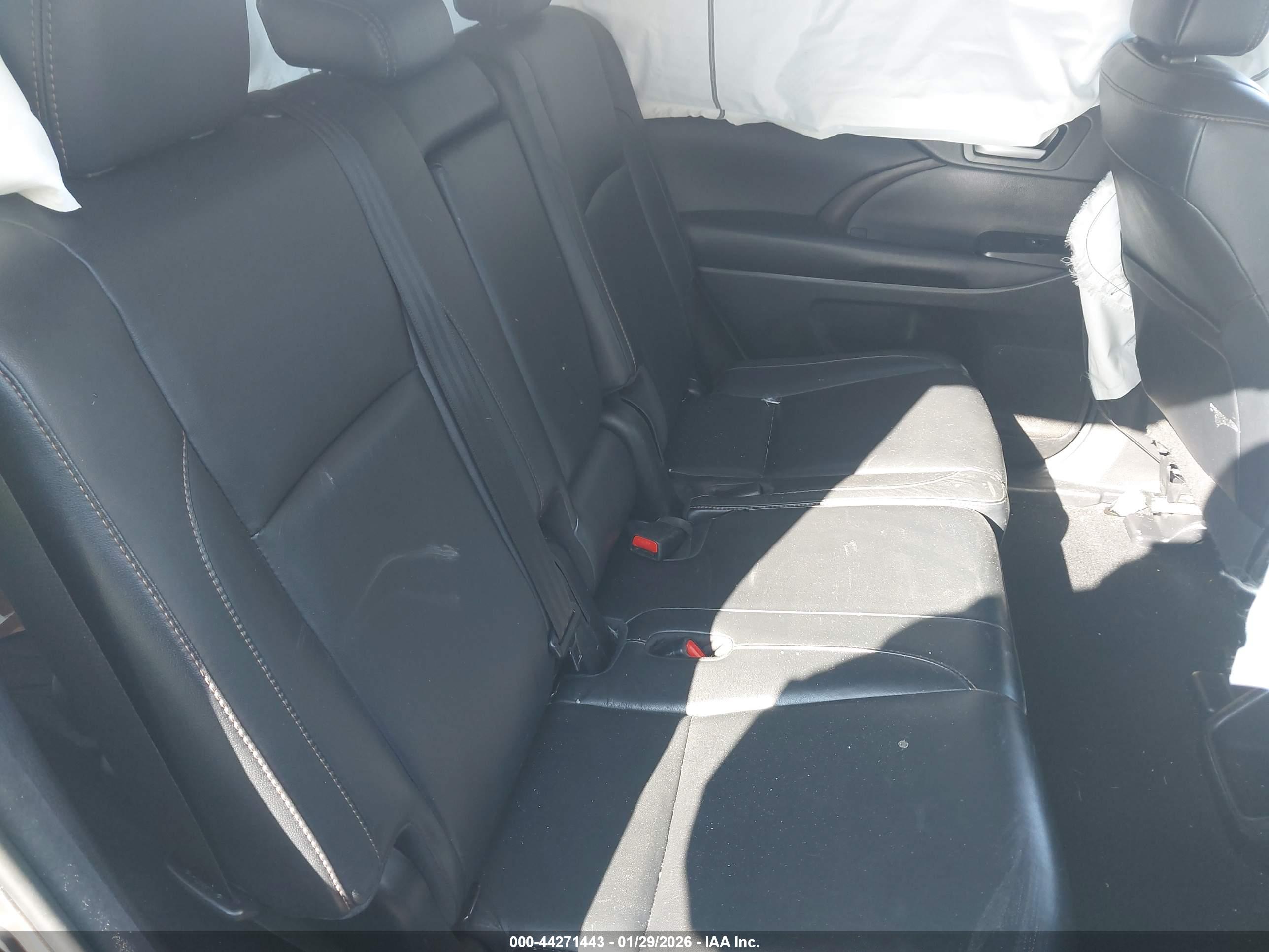 TOYOTA HIGHLANDER image 8