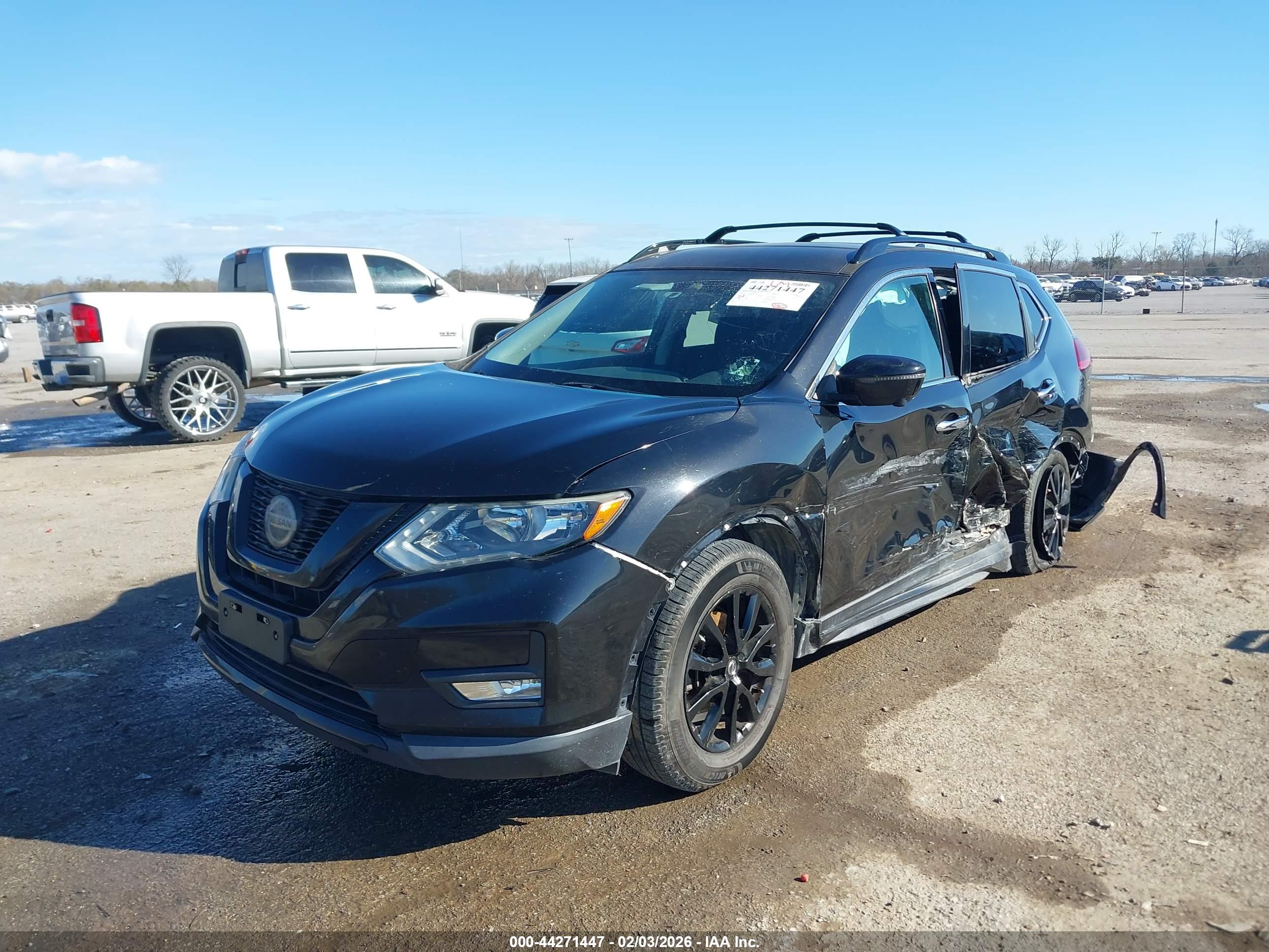 NISSAN ROGUE image 2