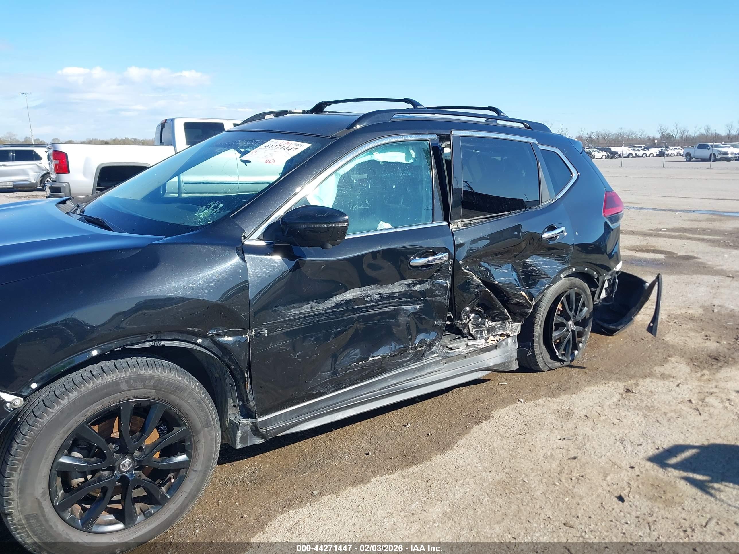 NISSAN ROGUE image 6