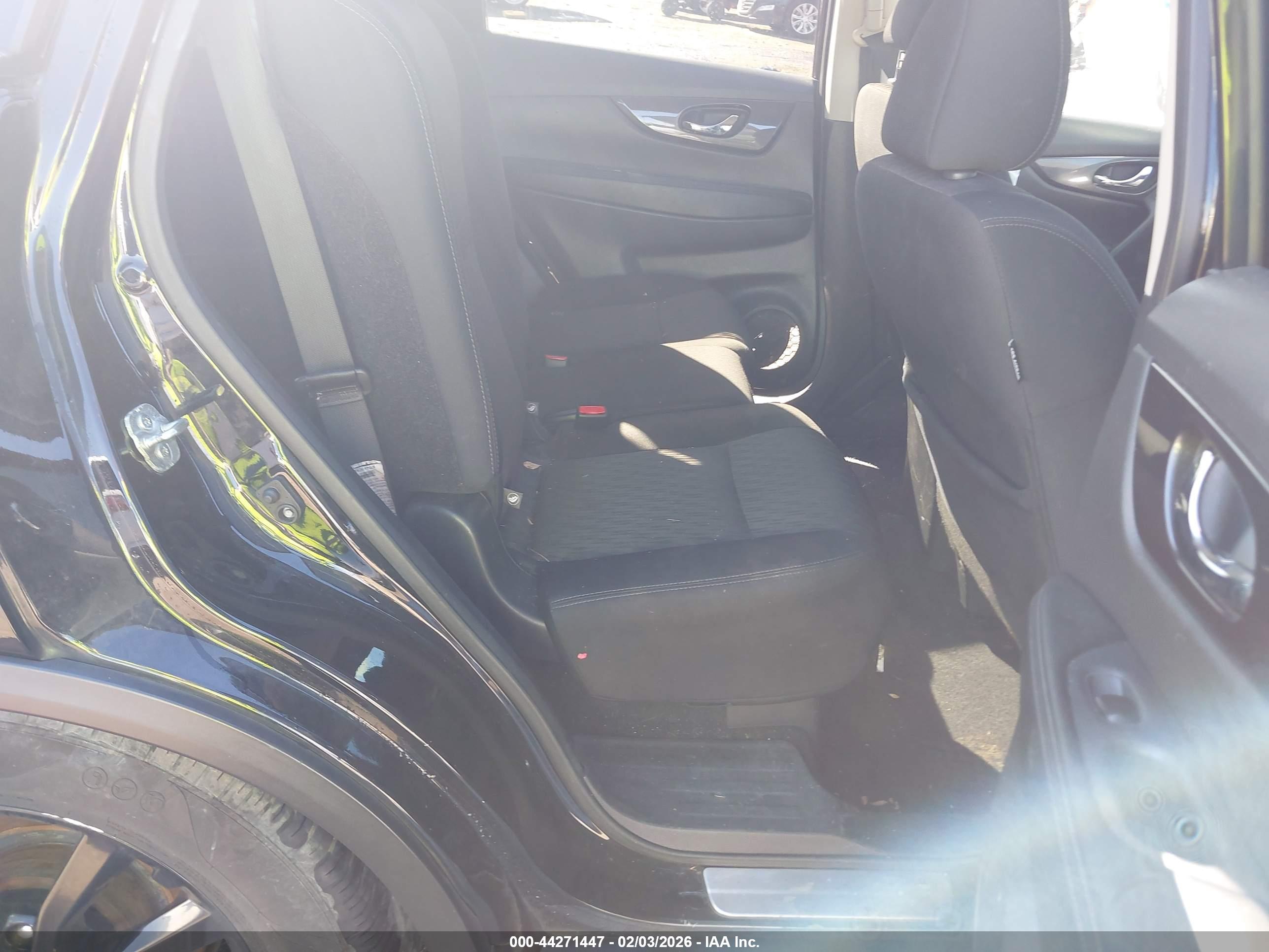 NISSAN ROGUE image 8