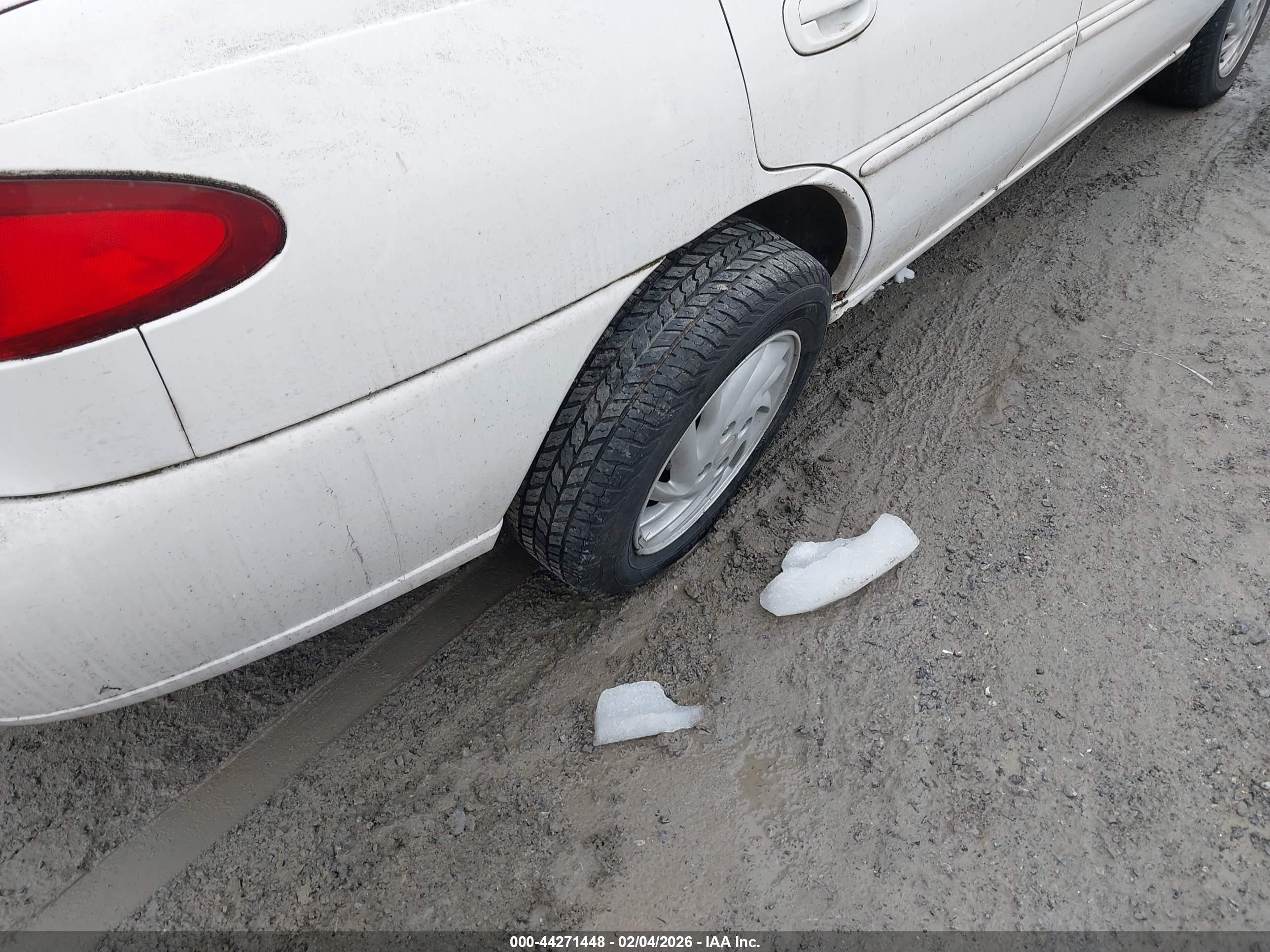 FORD ESCORT image 6
