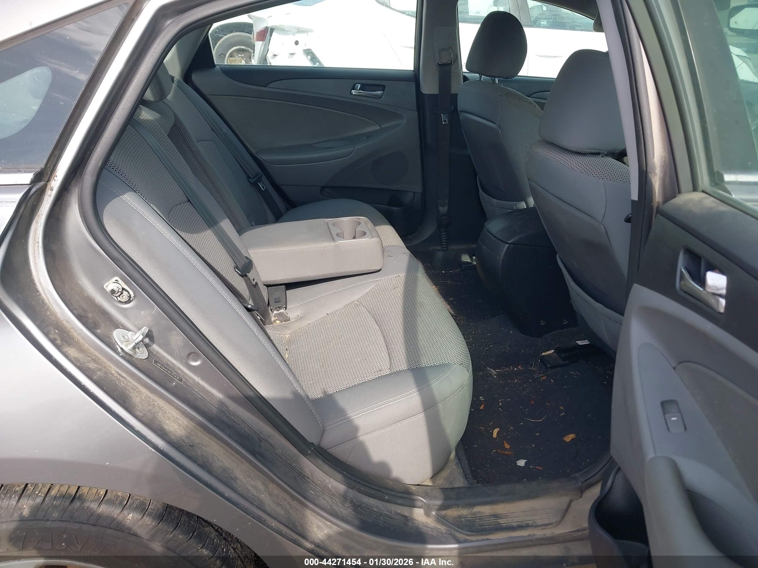 HYUNDAI SONATA image 8