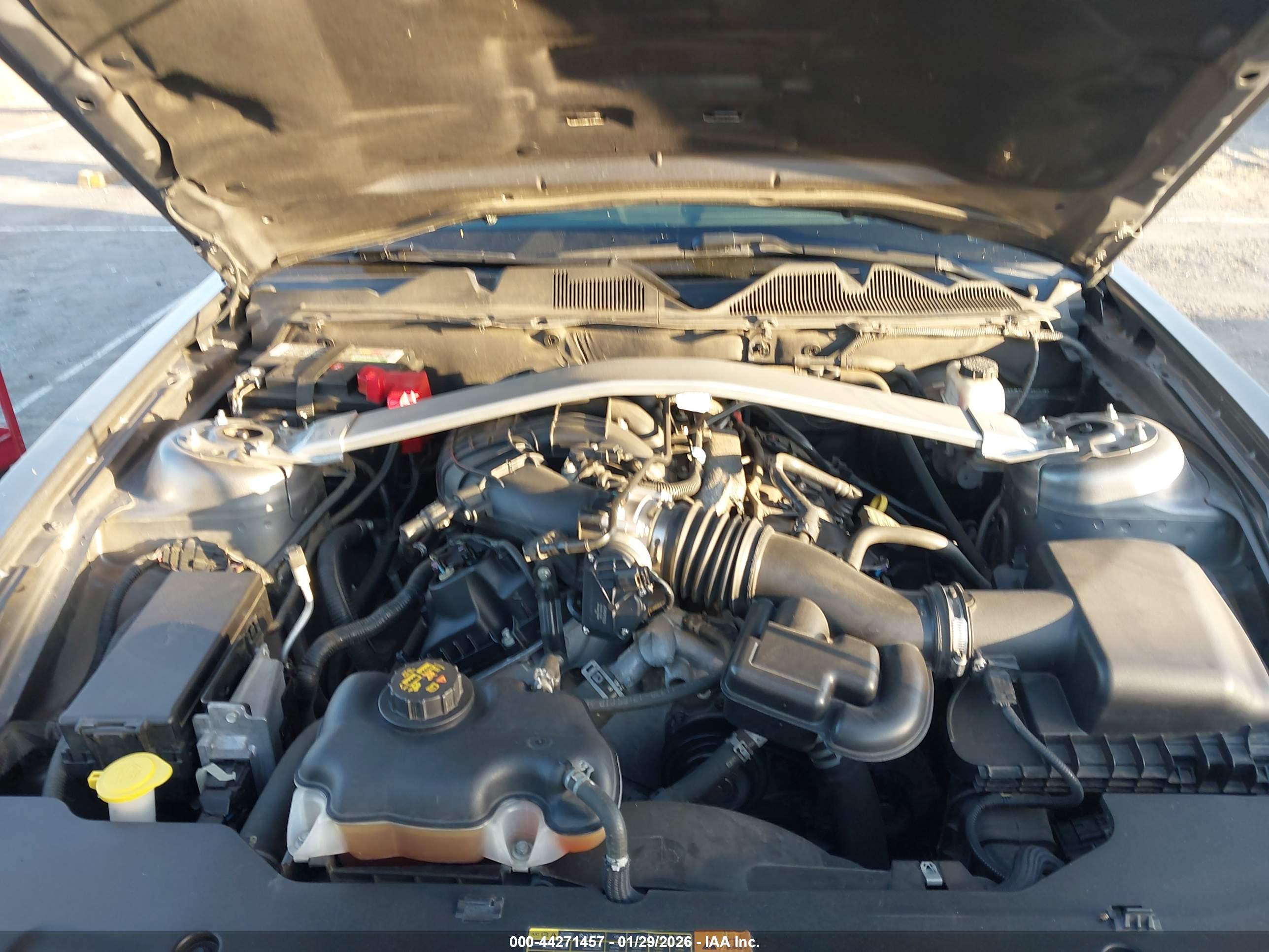 FORD MUSTANG image 10