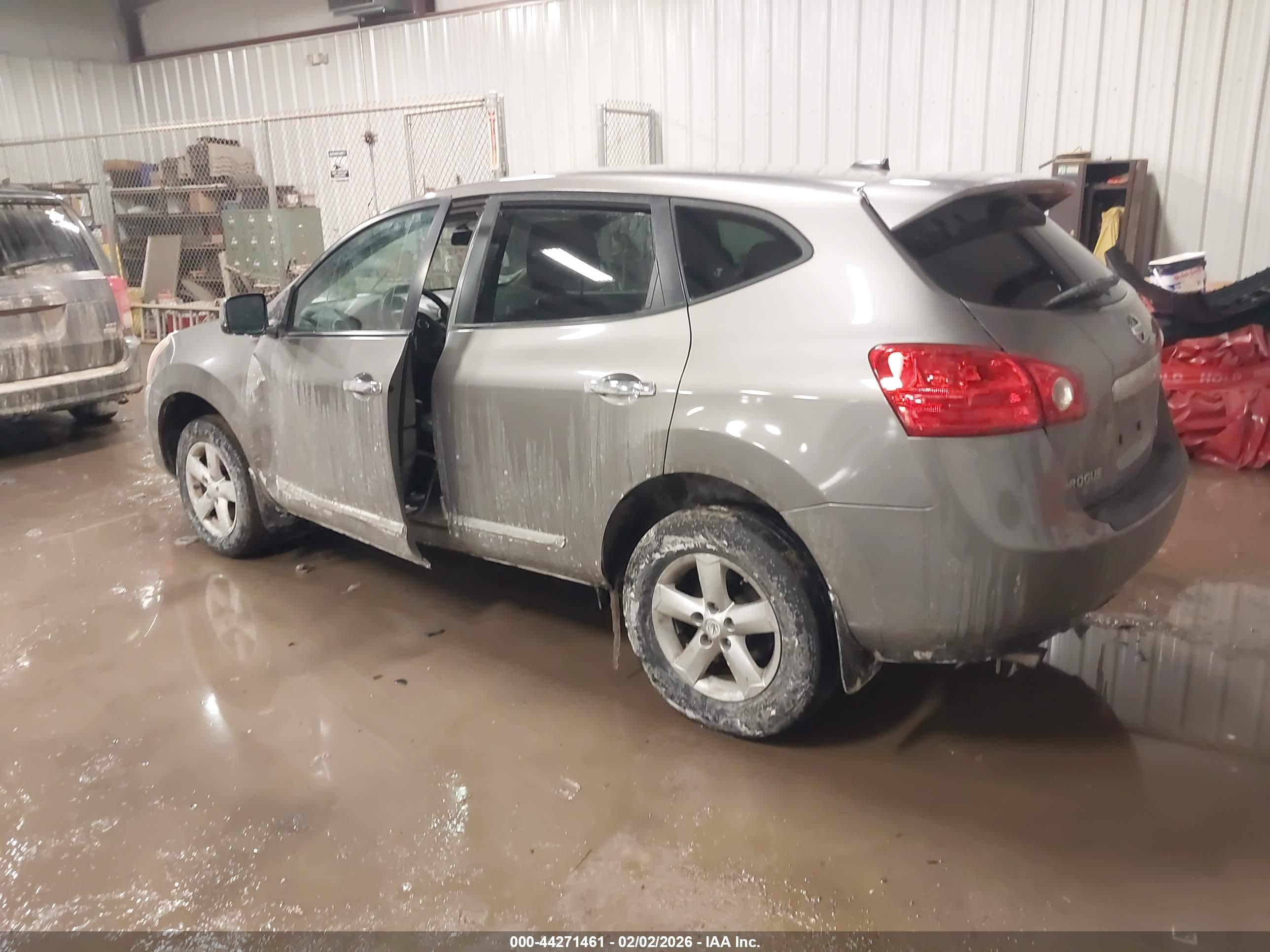 NISSAN ROGUE image 3