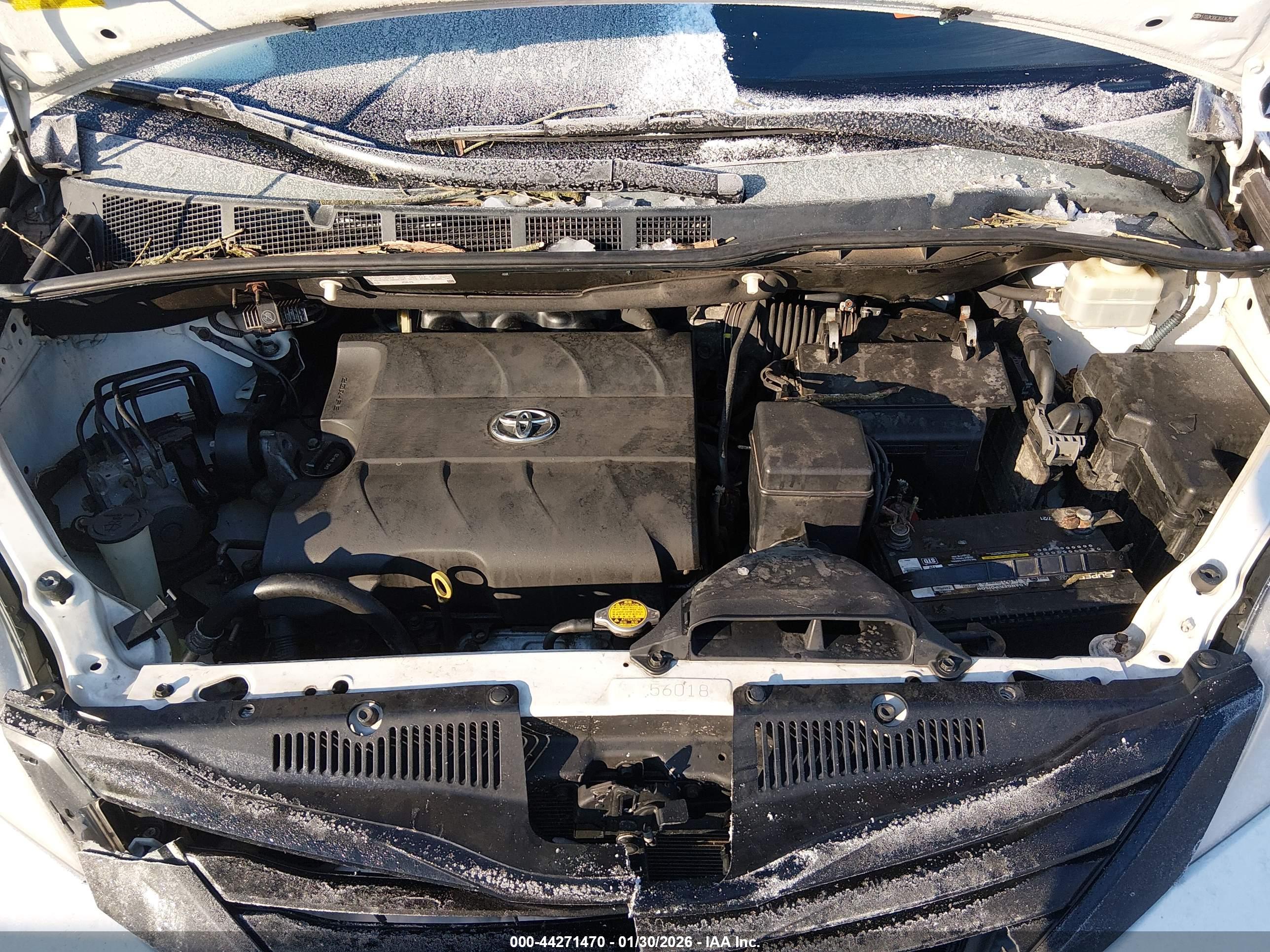 TOYOTA SIENNA image 10