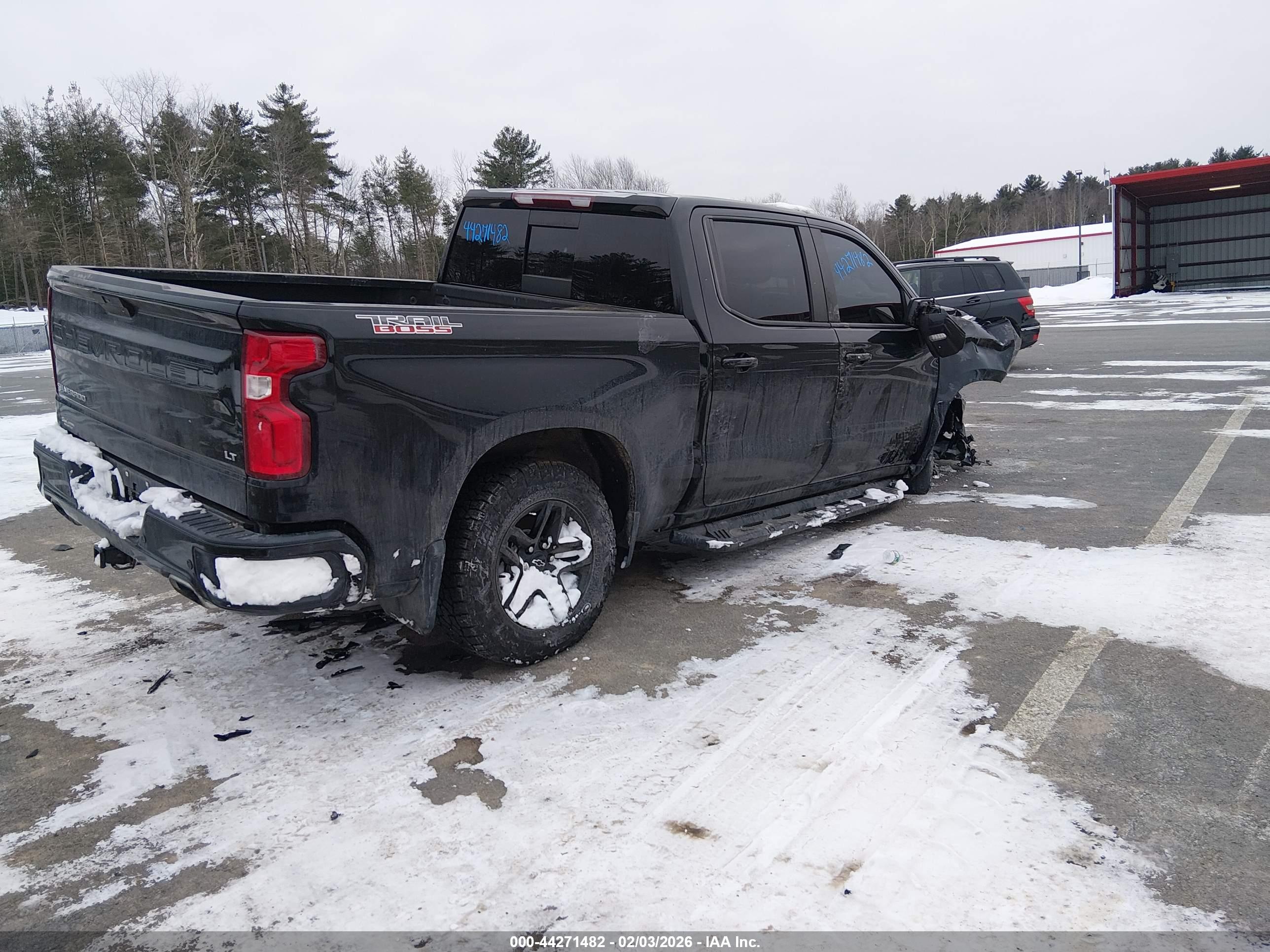 CHEVROLET SILVERADO image 4
