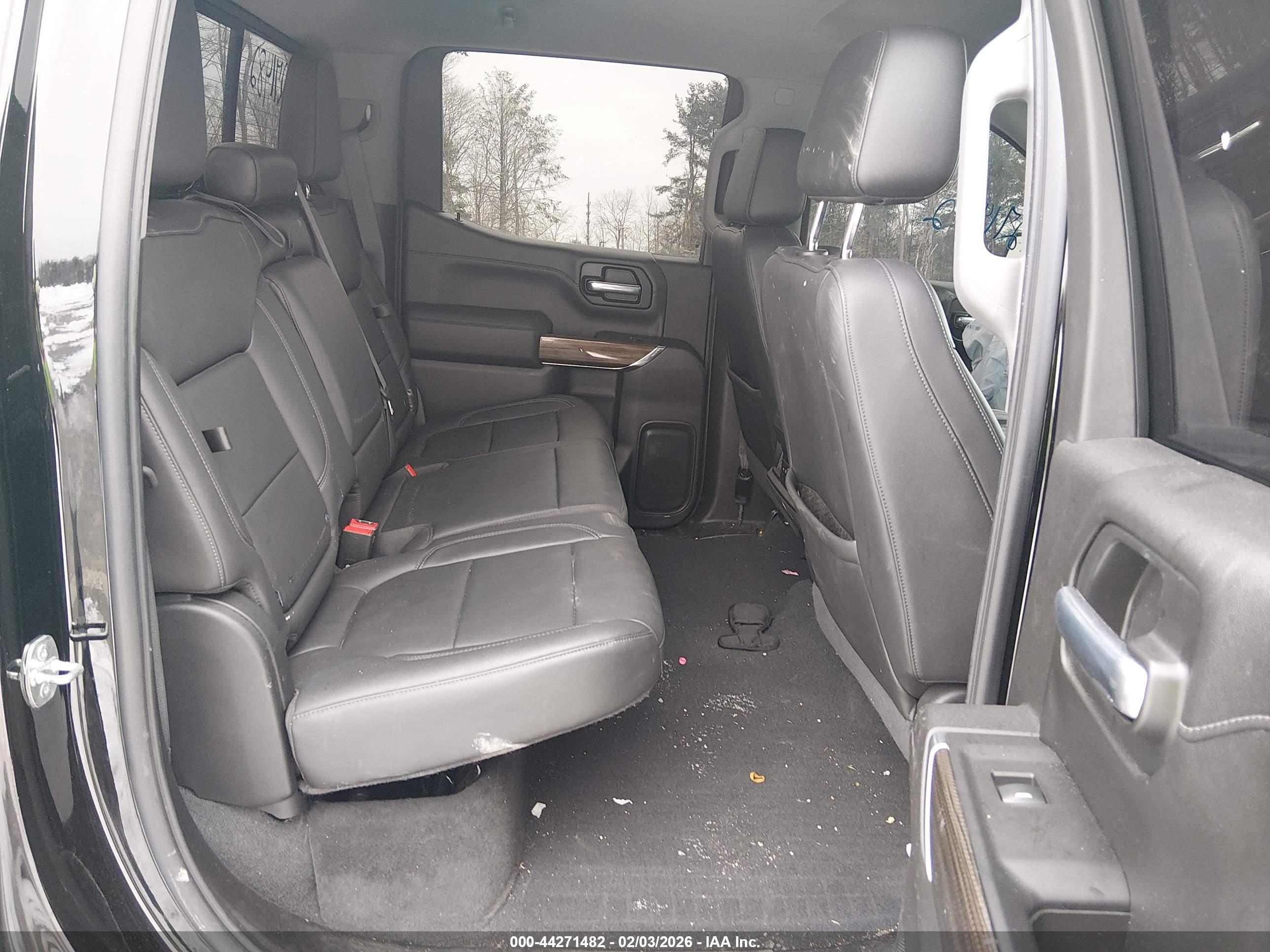 CHEVROLET SILVERADO image 8