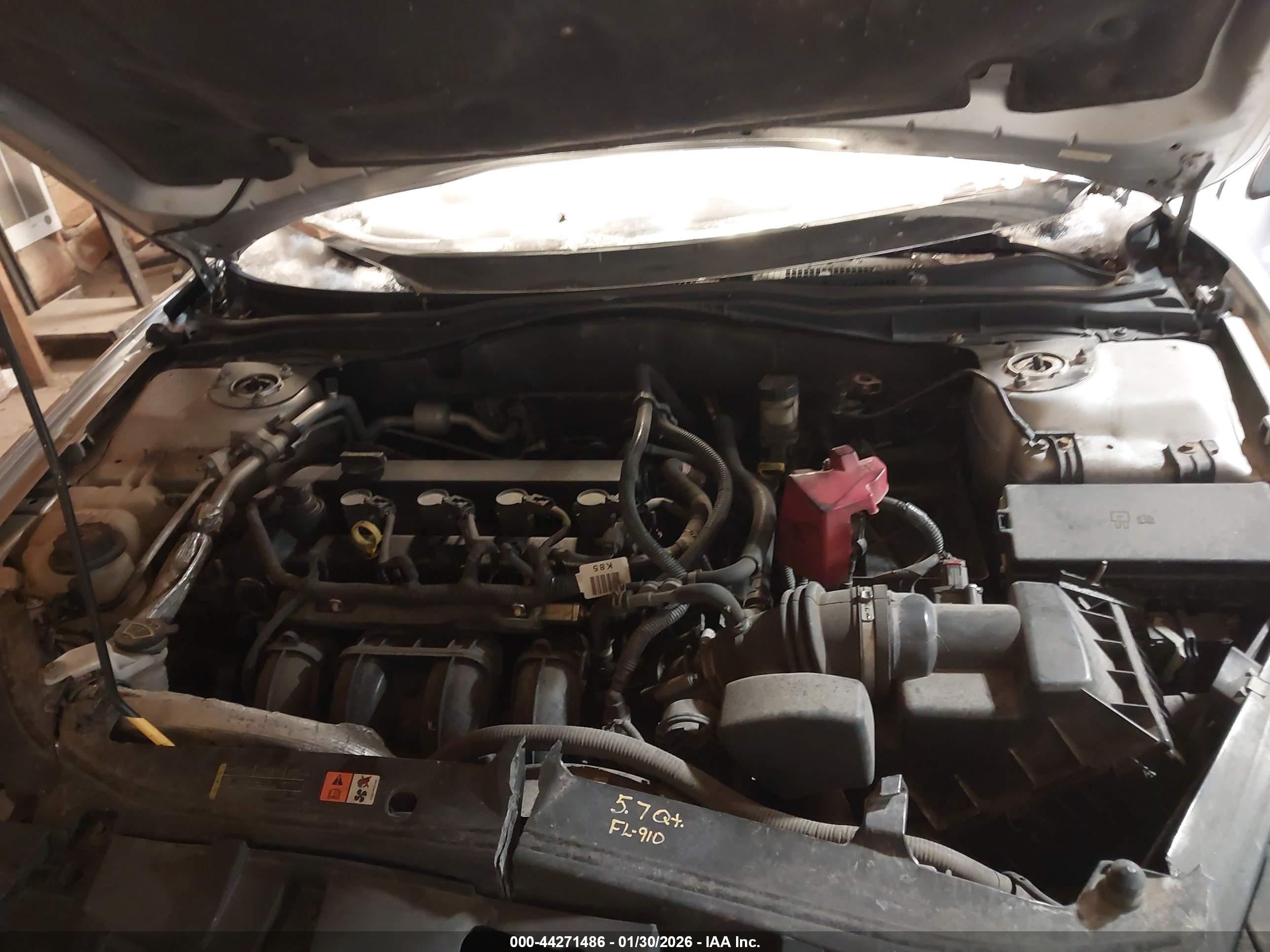 FORD FUSION image 10