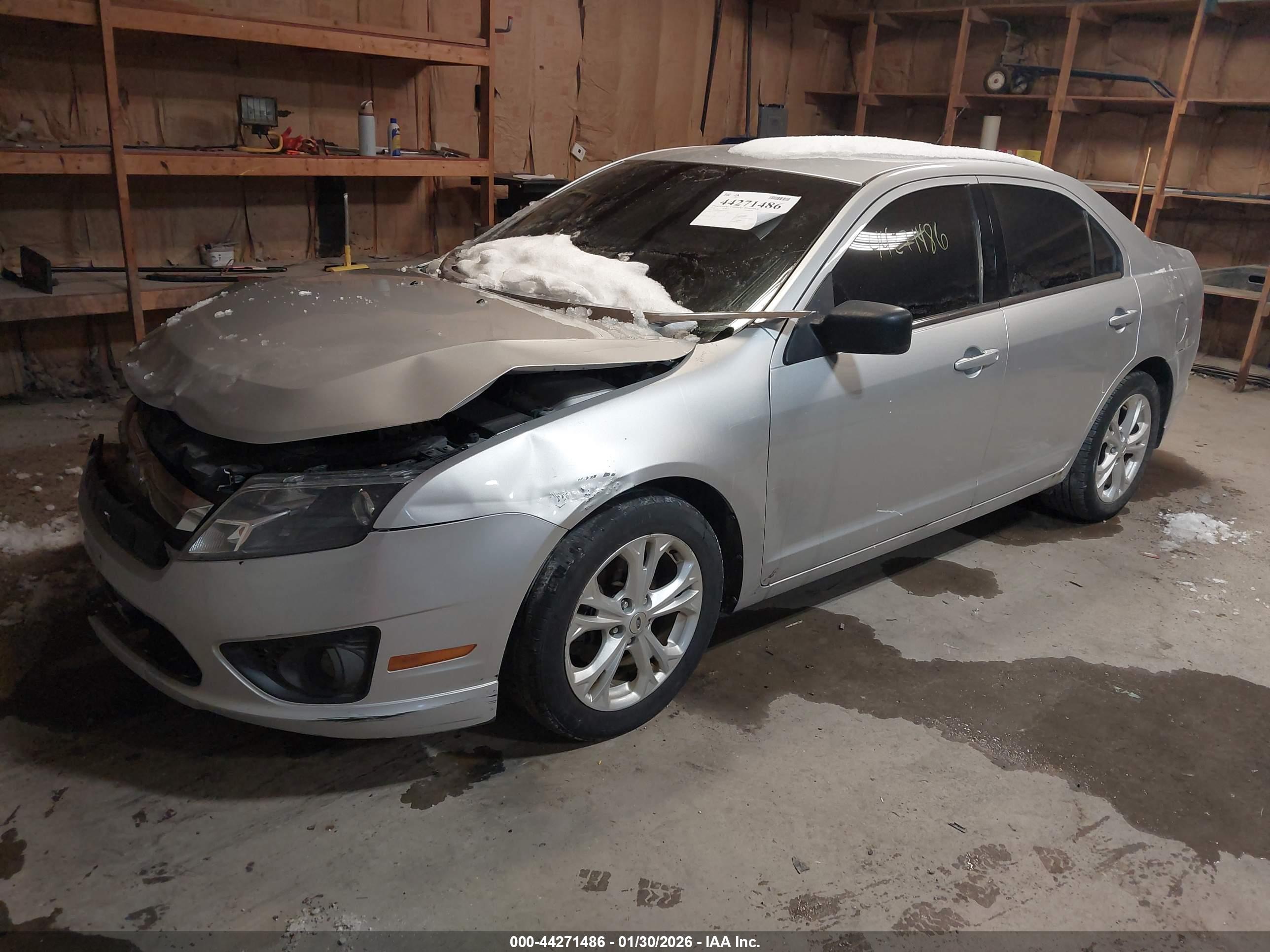 FORD FUSION image 2