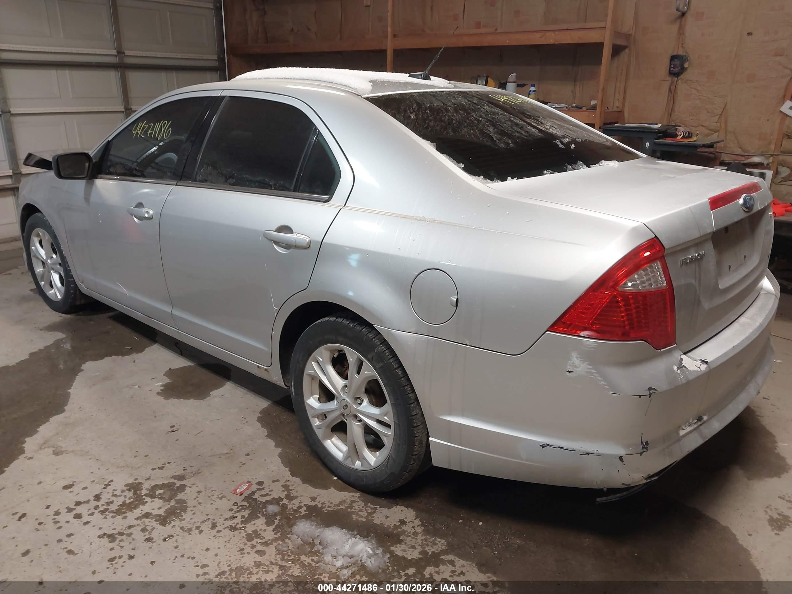FORD FUSION image 3