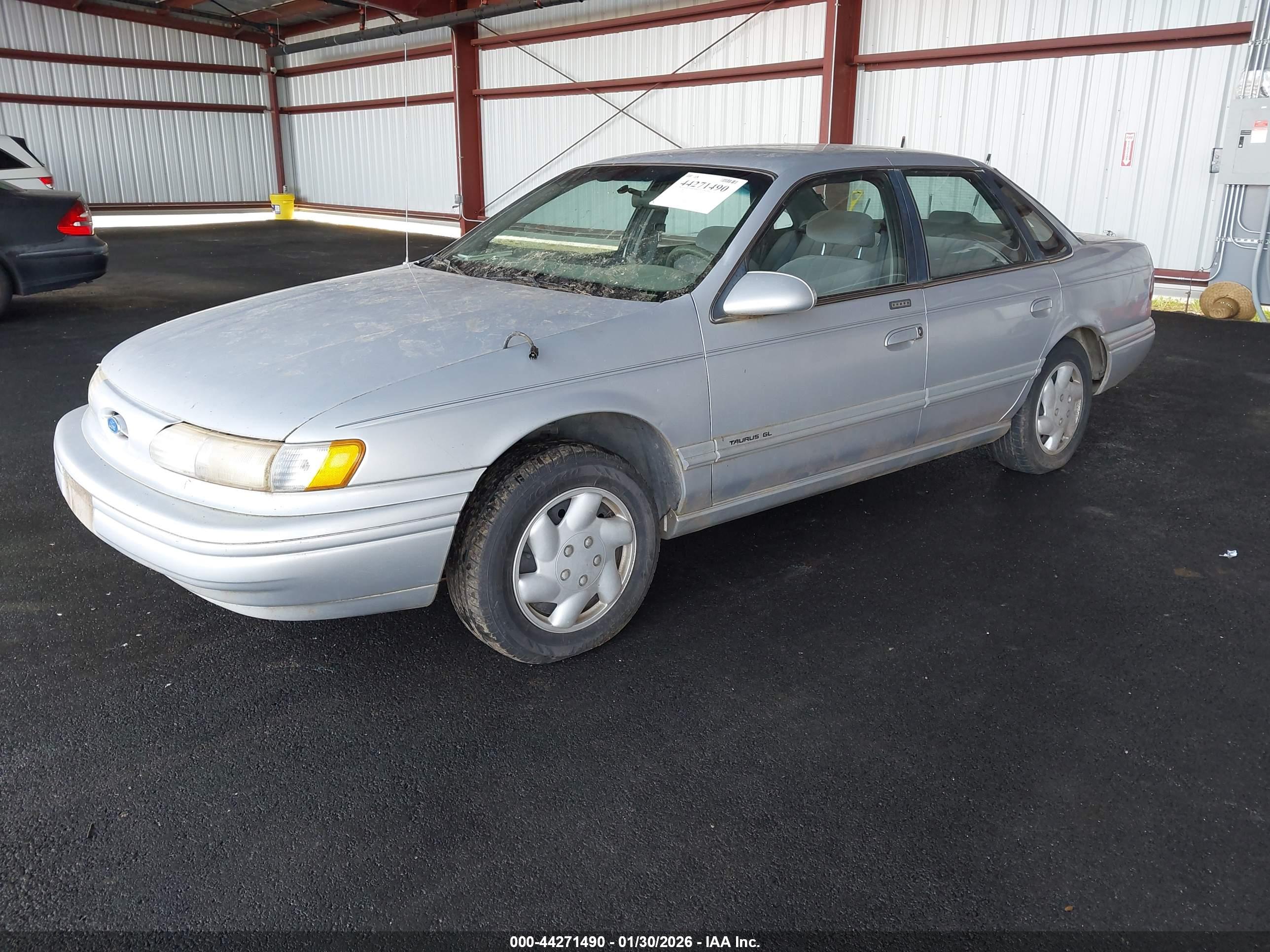 FORD TAURUS image 2