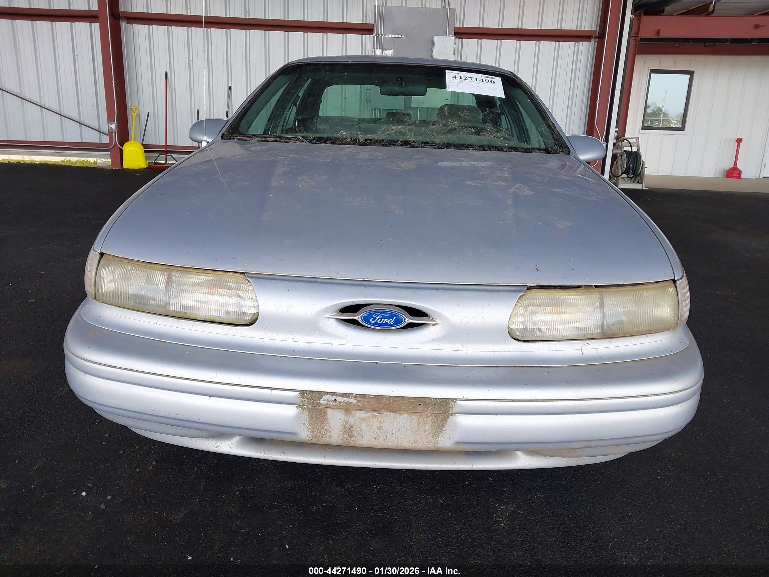 FORD TAURUS image 6