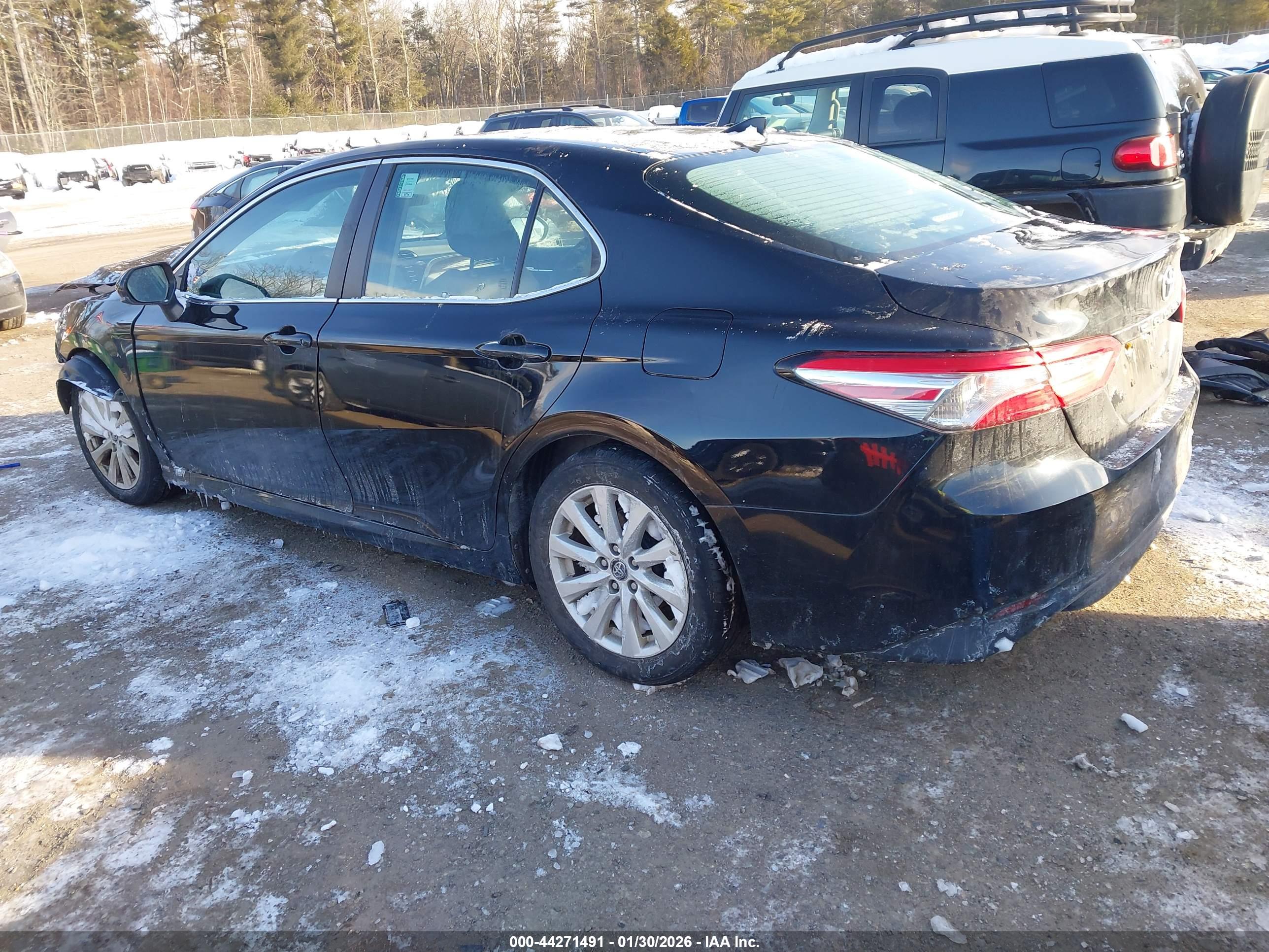TOYOTA CAMRY image 3