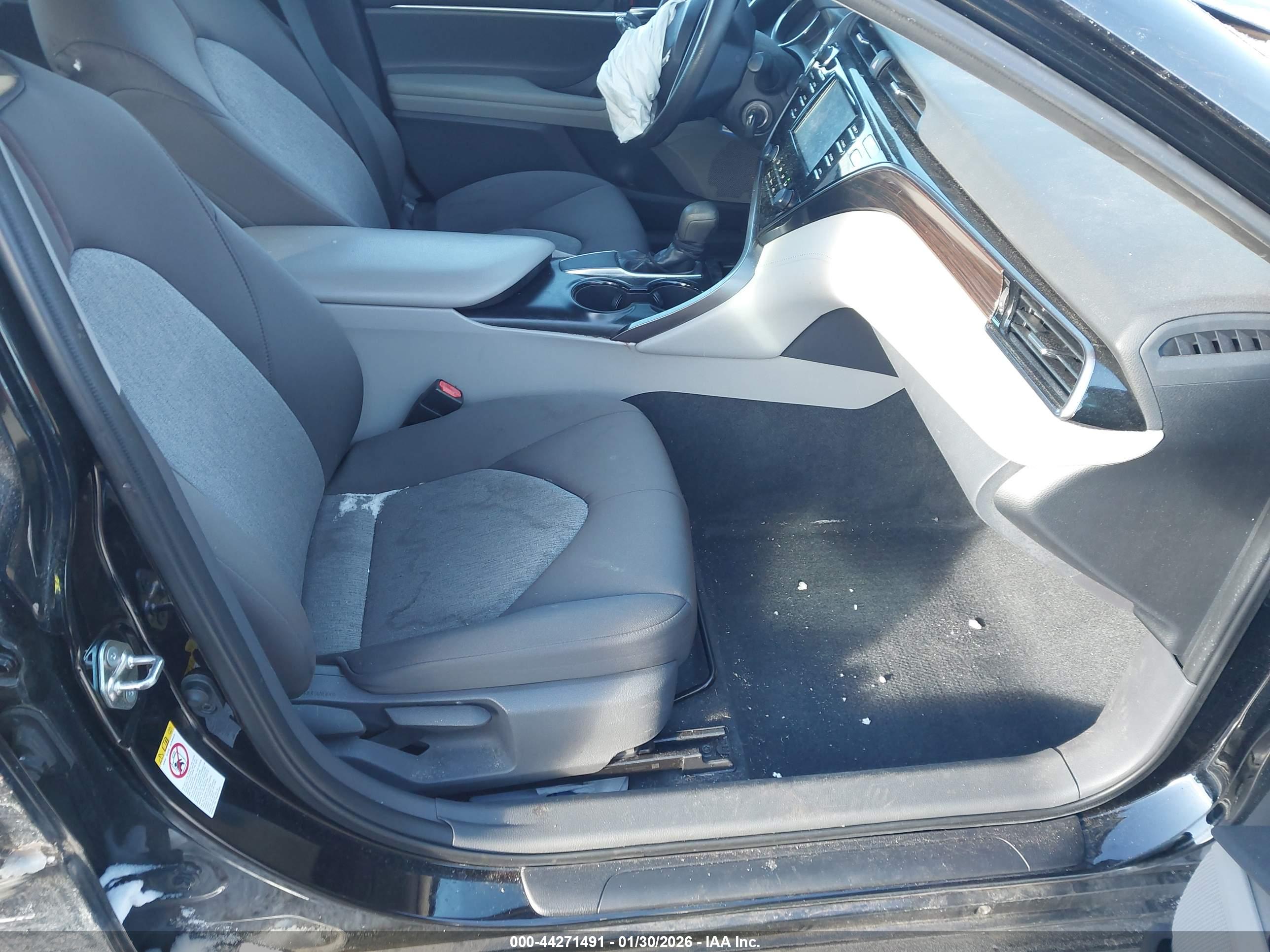 TOYOTA CAMRY image 5