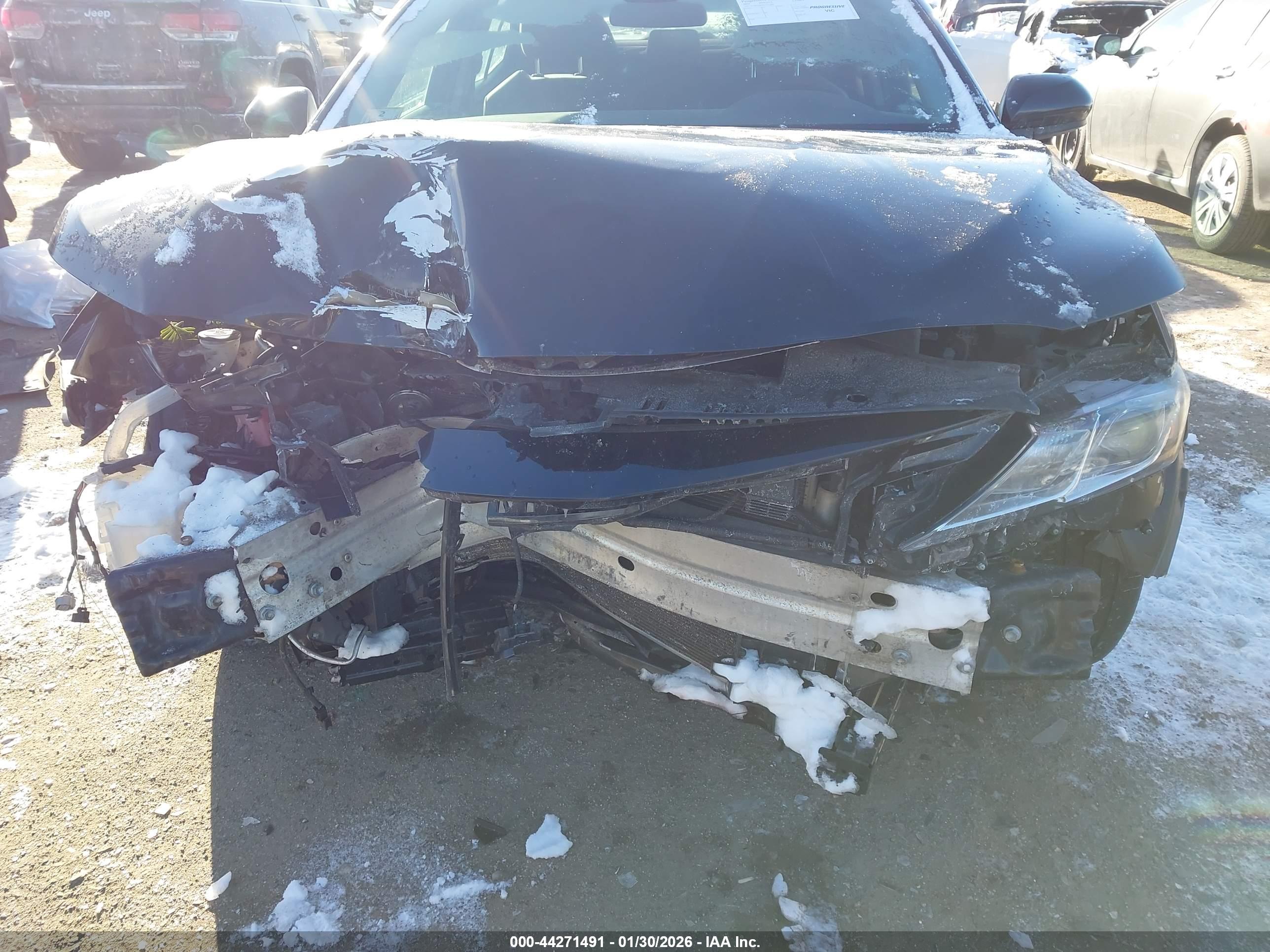 TOYOTA CAMRY image 6