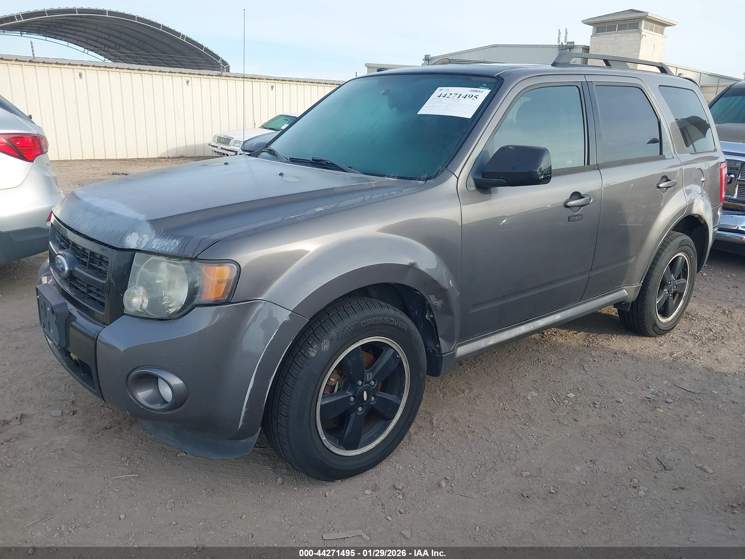 FORD ESCAPE image 2