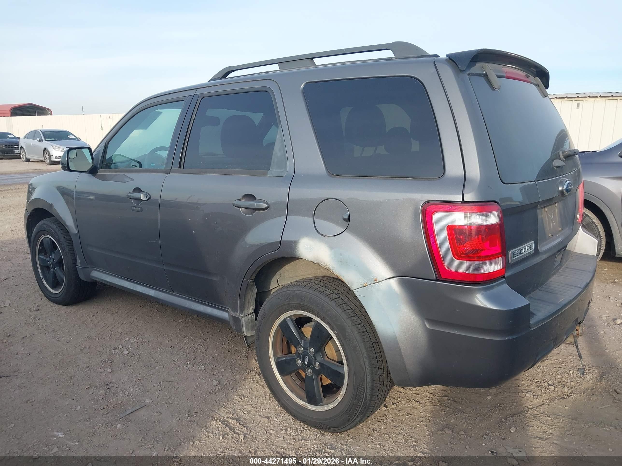 FORD ESCAPE image 3