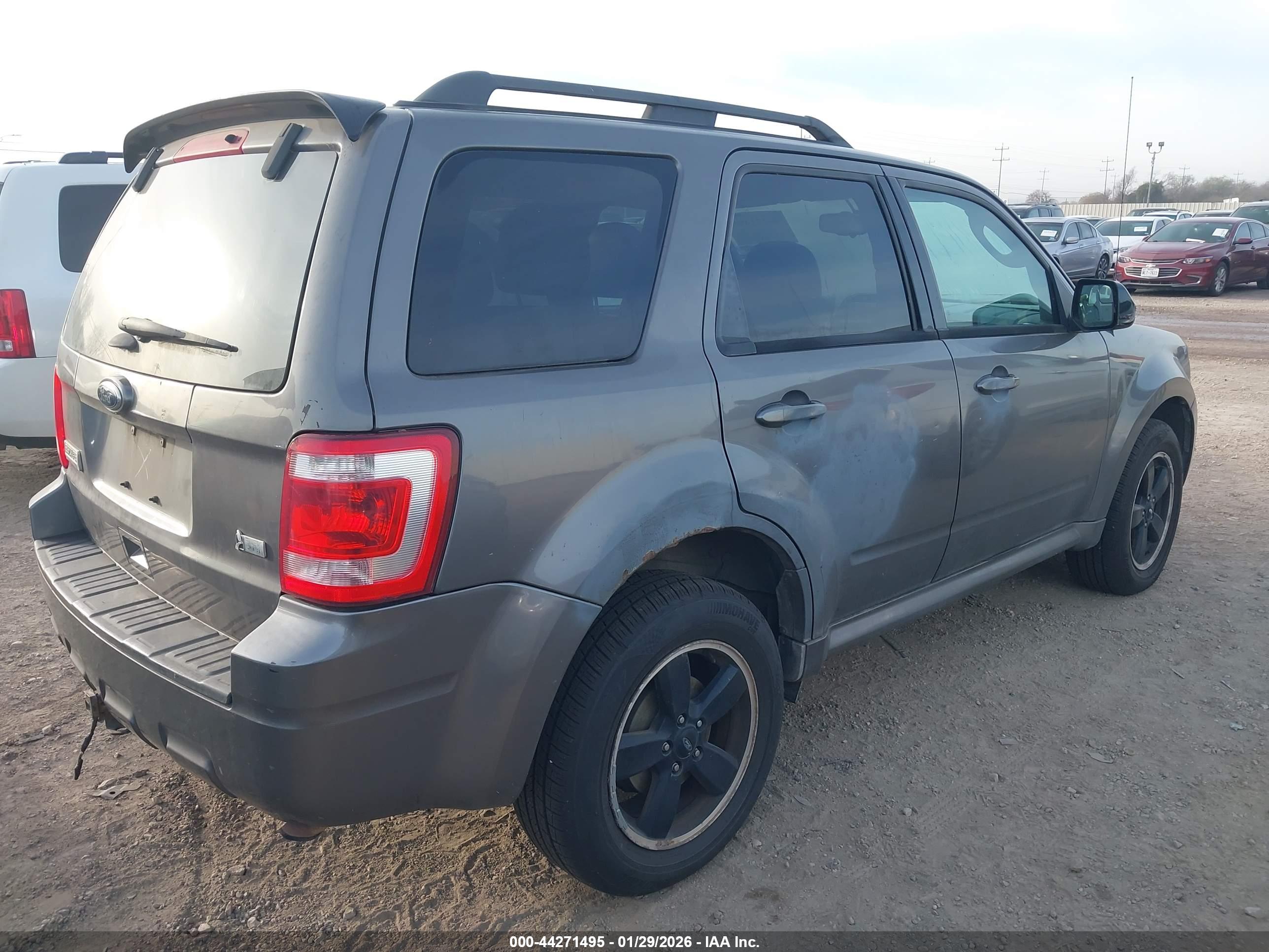 FORD ESCAPE image 4