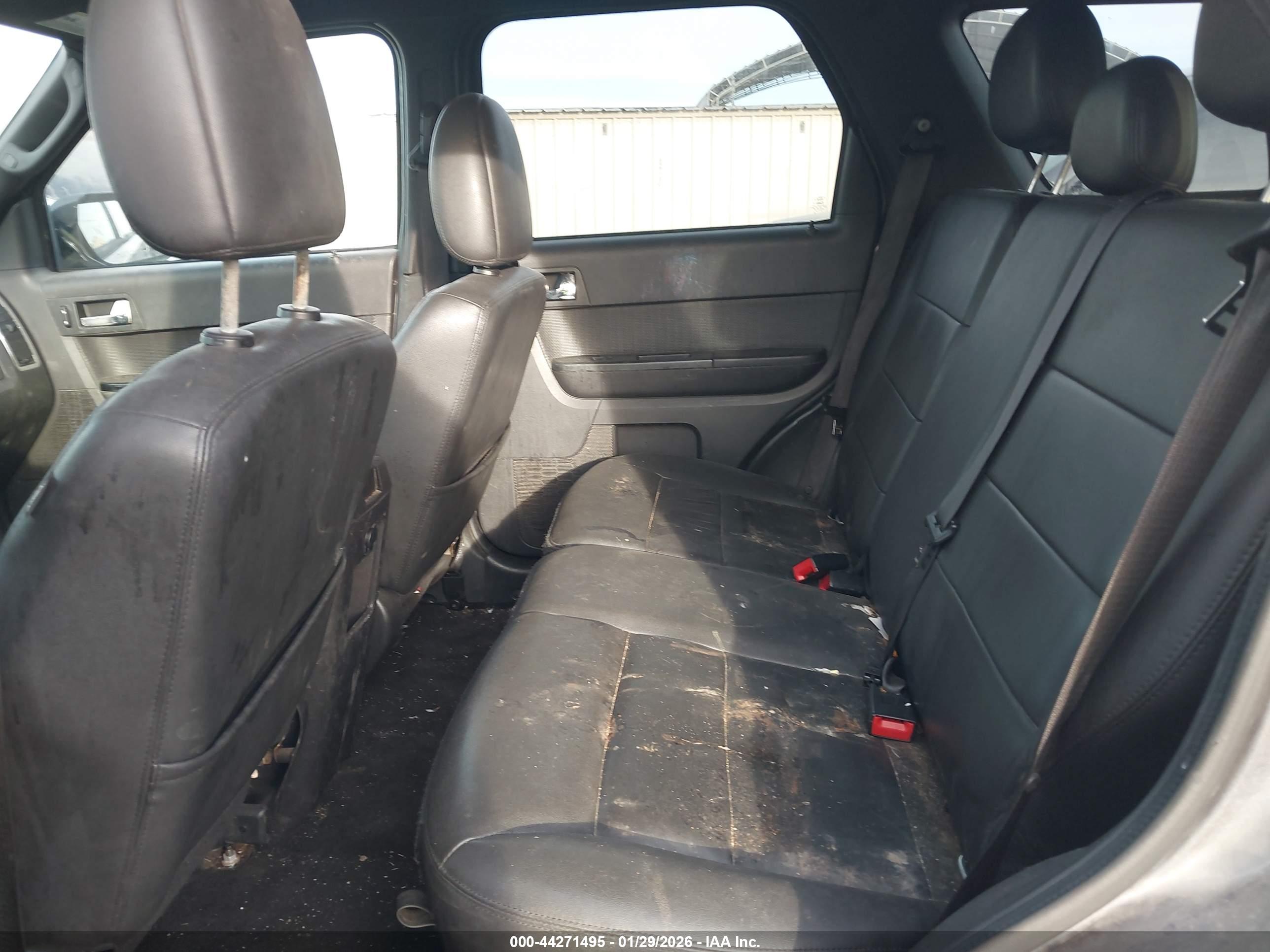 FORD ESCAPE image 8