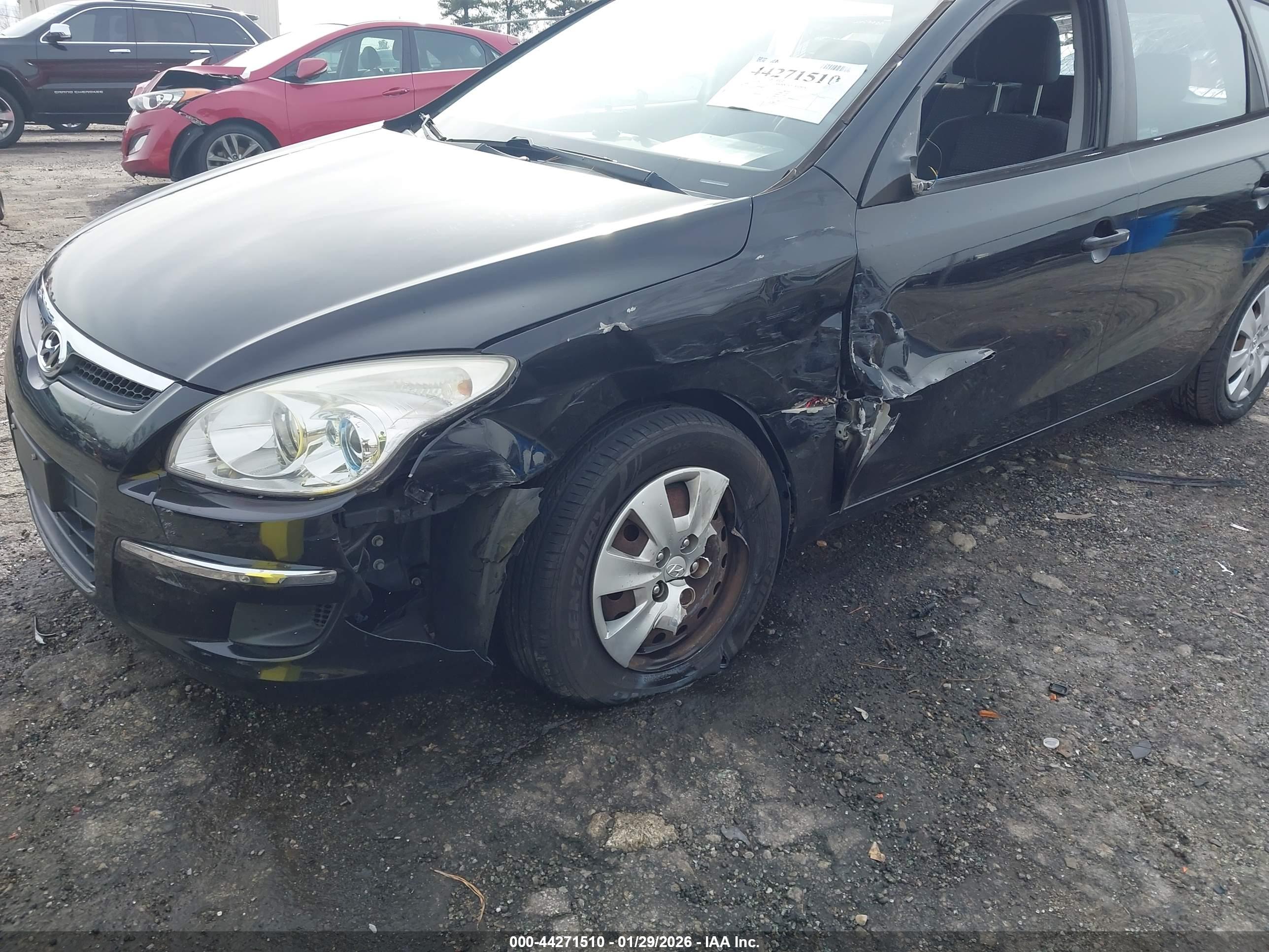 HYUNDAI ELANTRA image 6