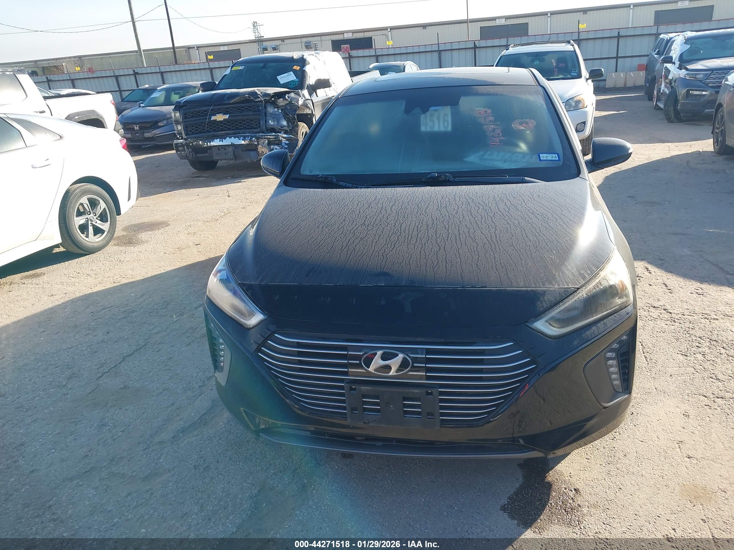 HYUNDAI IONIQ image 6