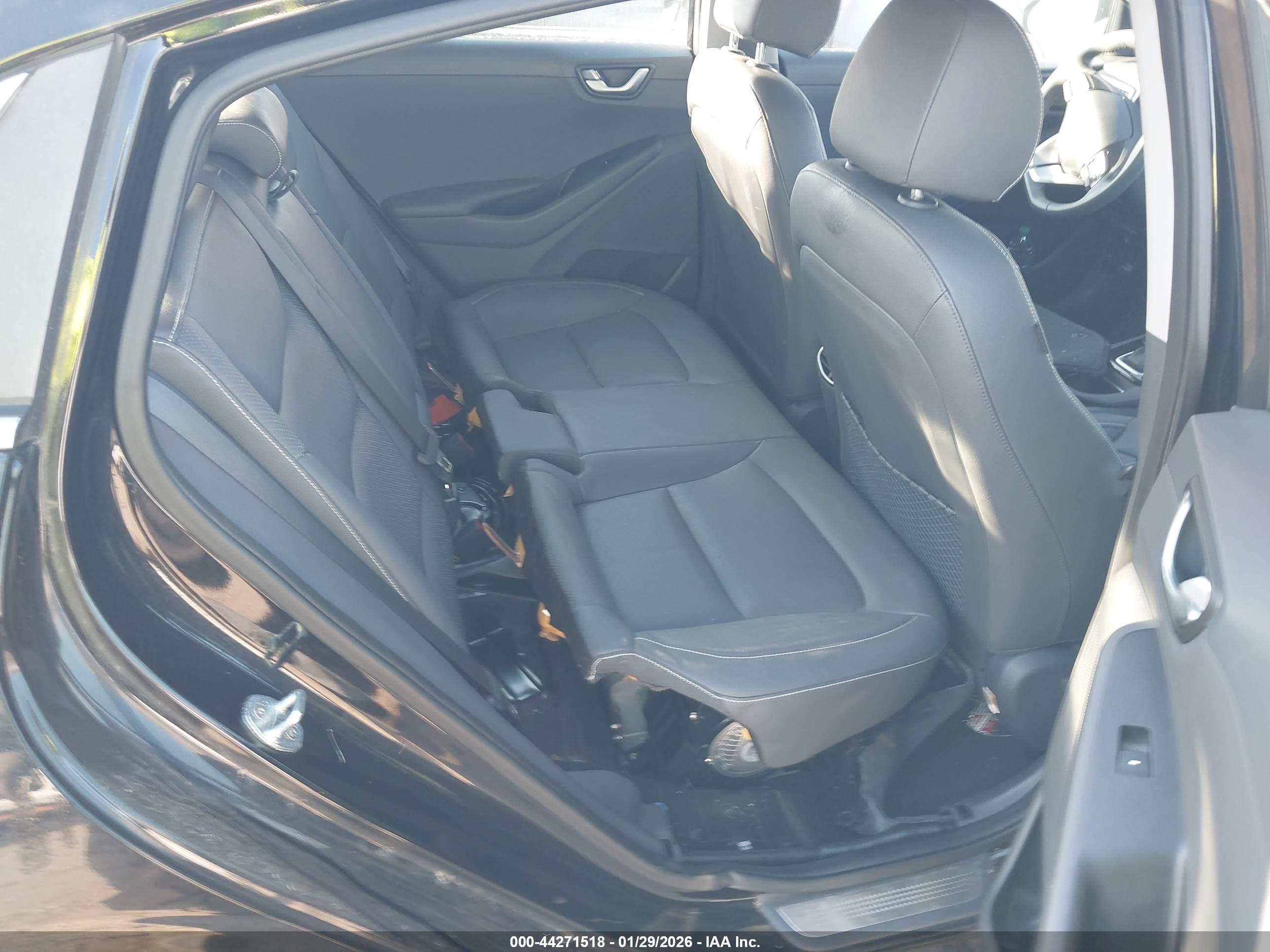 HYUNDAI IONIQ image 8