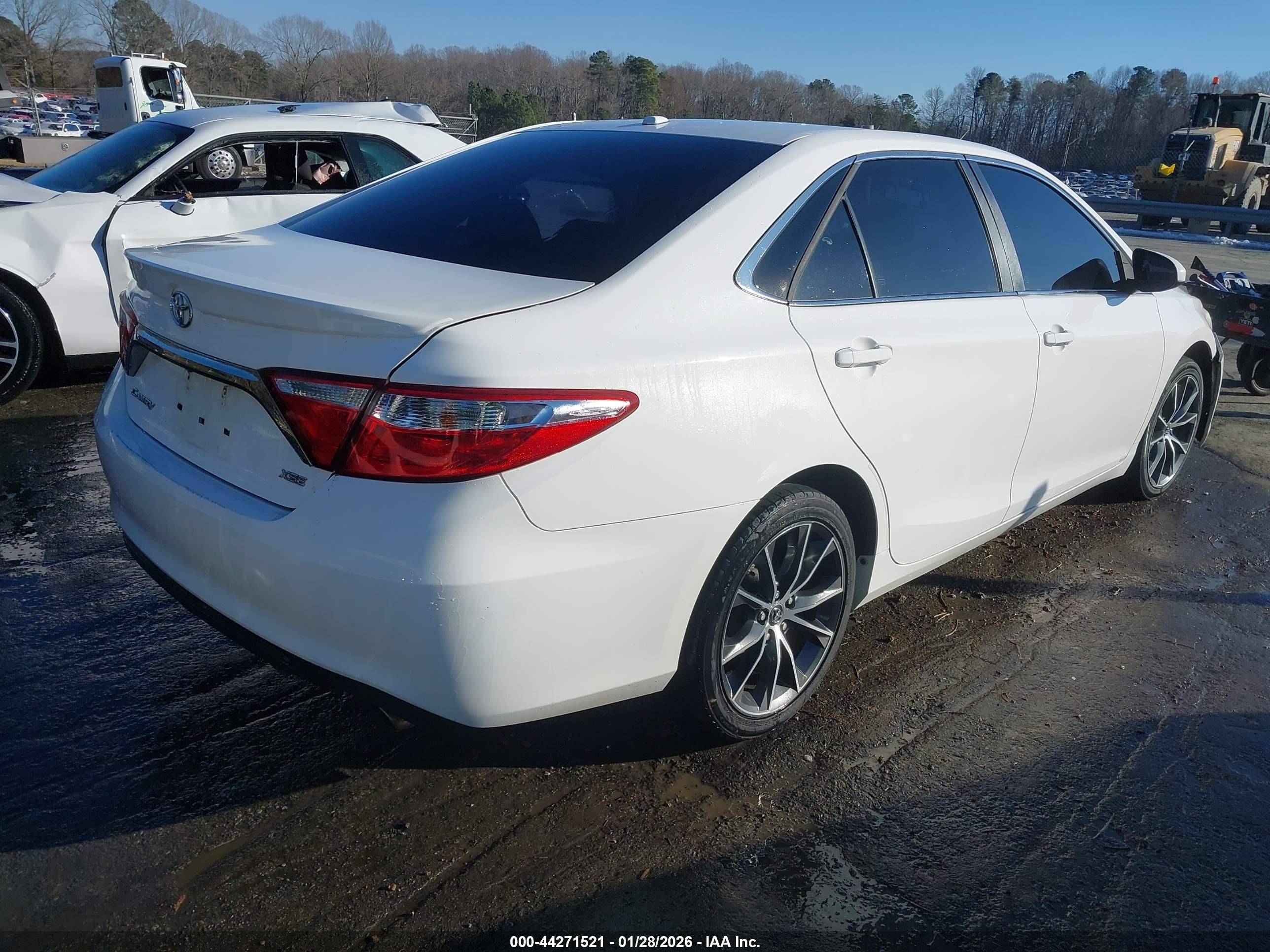 TOYOTA CAMRY image 4