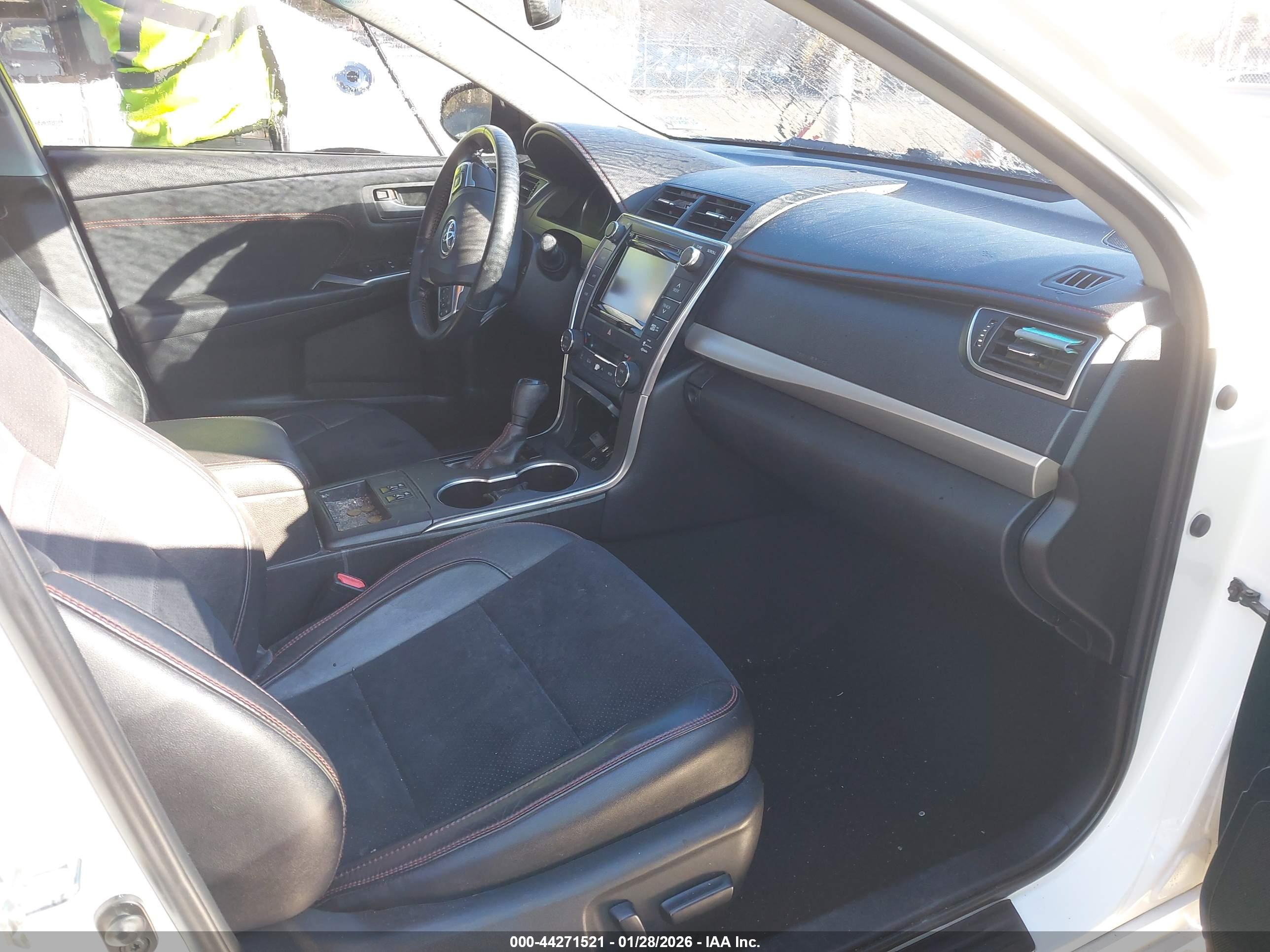 TOYOTA CAMRY image 5