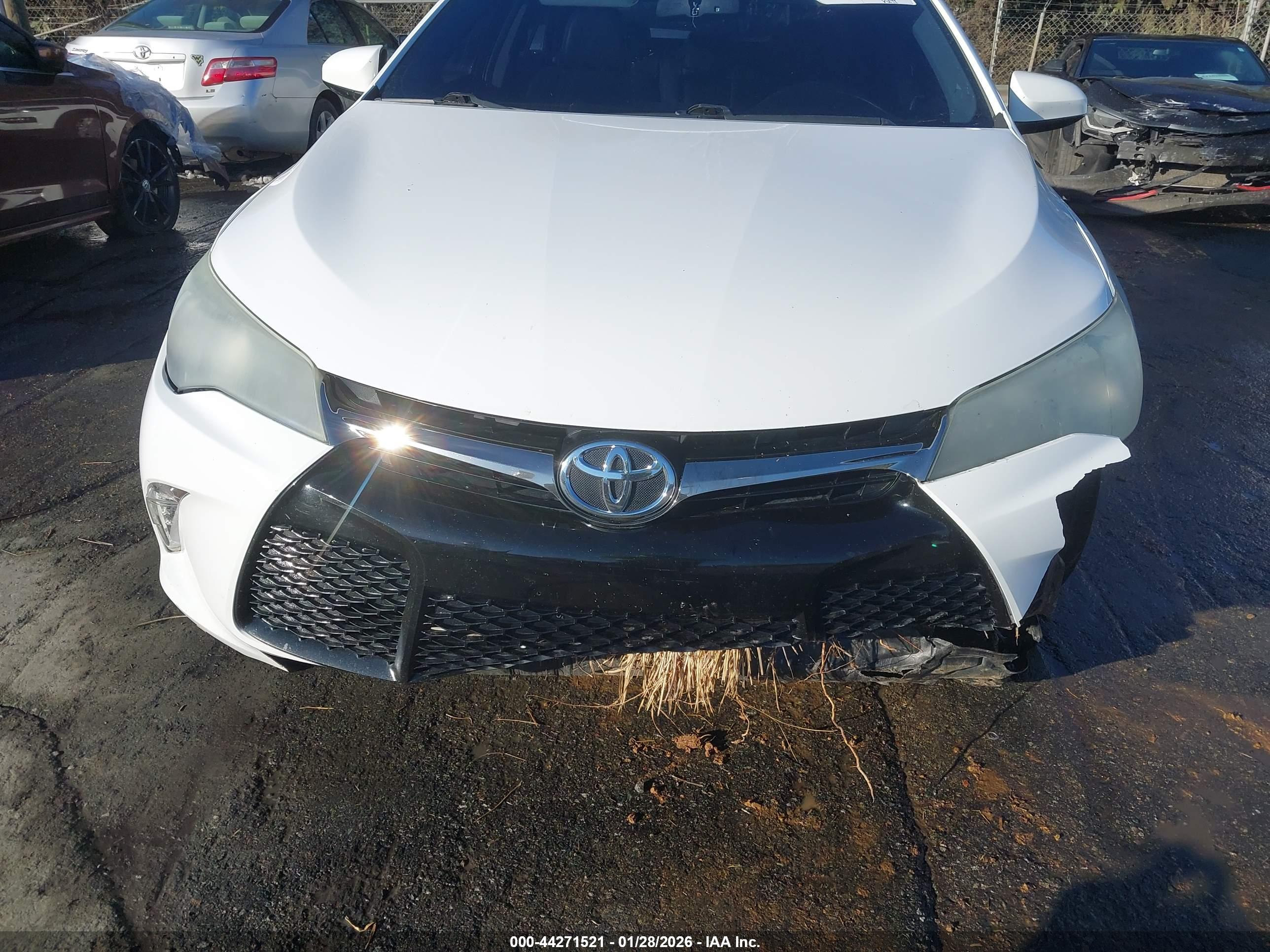 TOYOTA CAMRY image 6