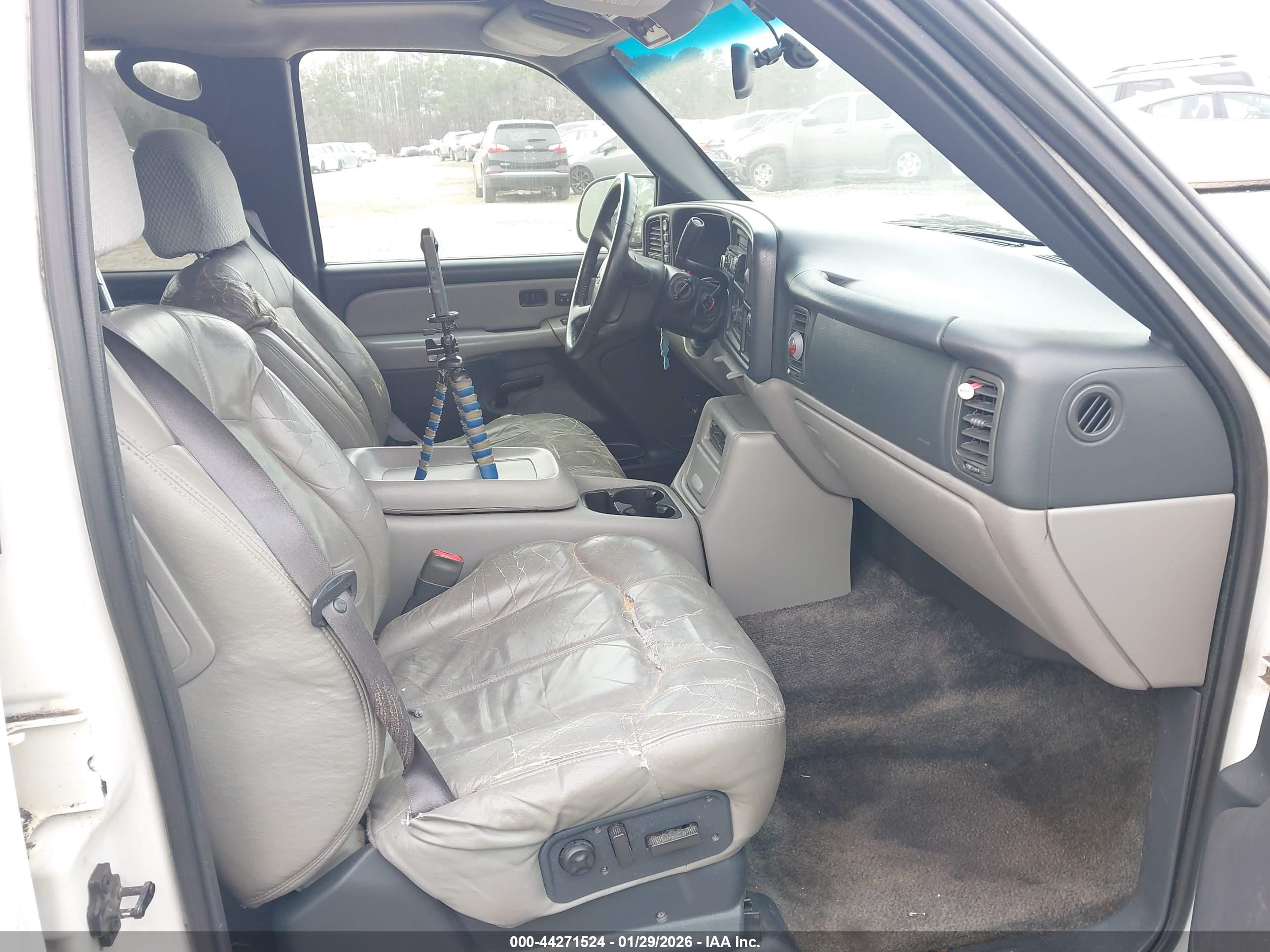 CHEVROLET TAHOE image 5