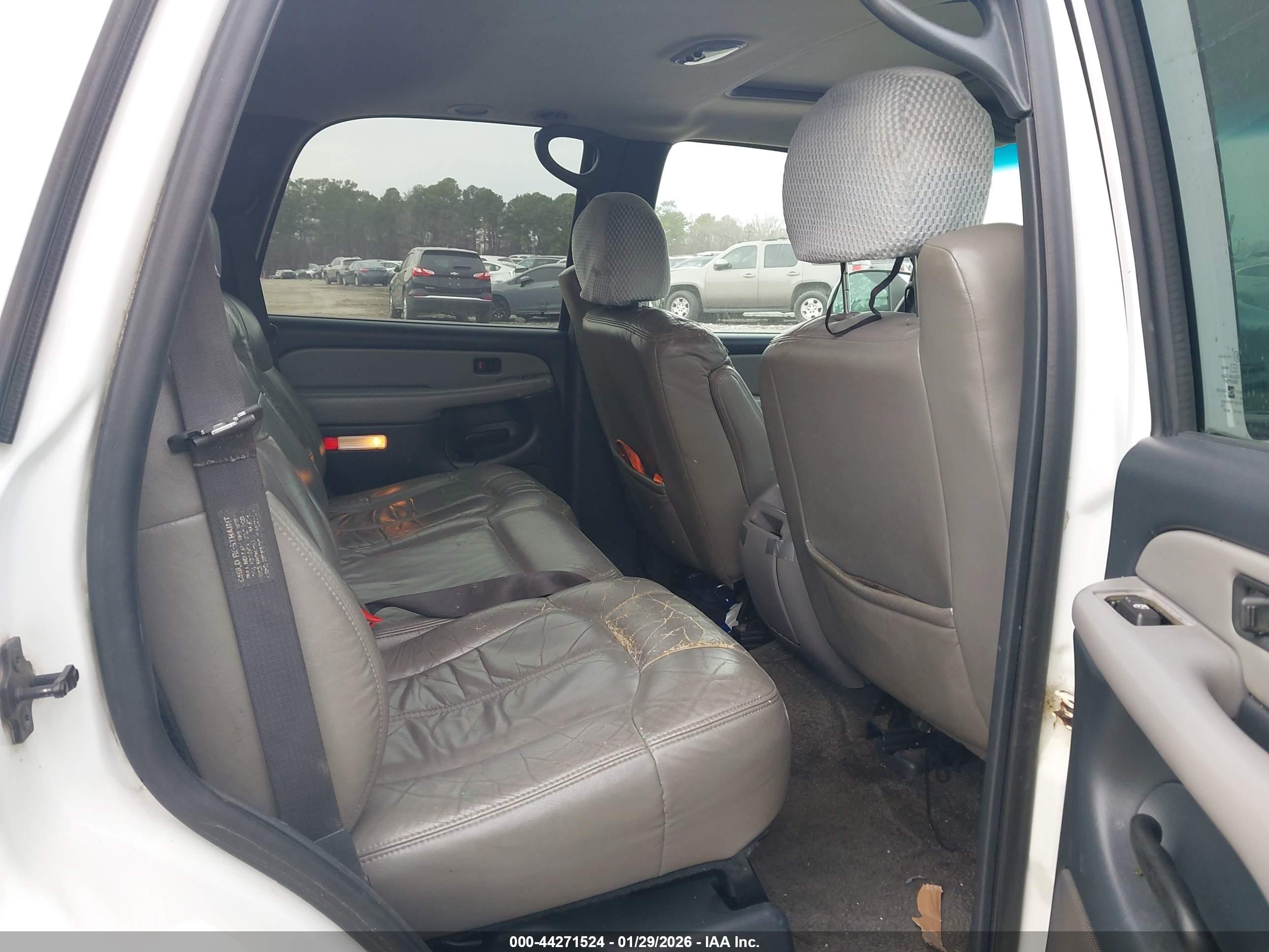 CHEVROLET TAHOE image 8