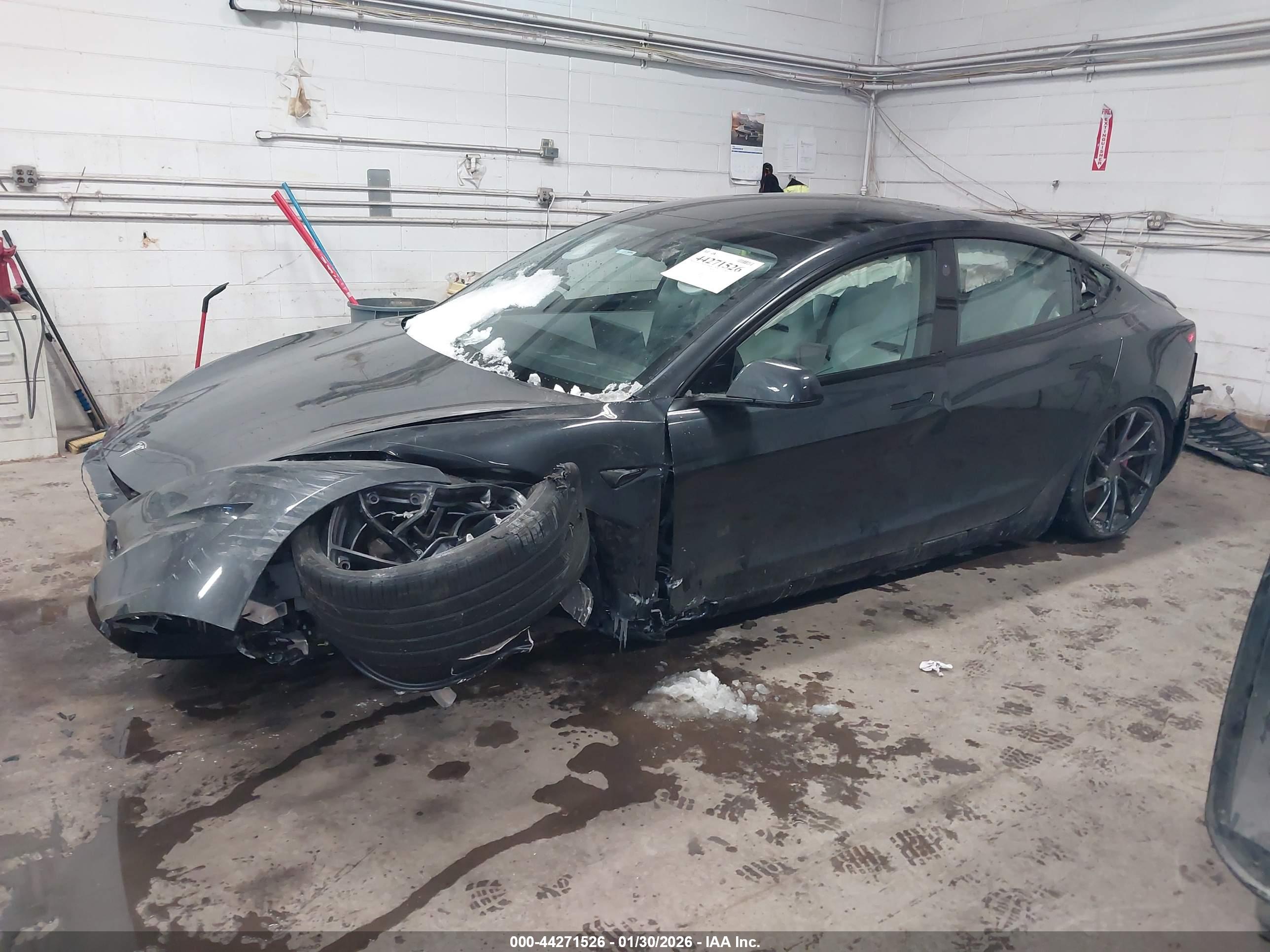 TESLA MODEL image 4