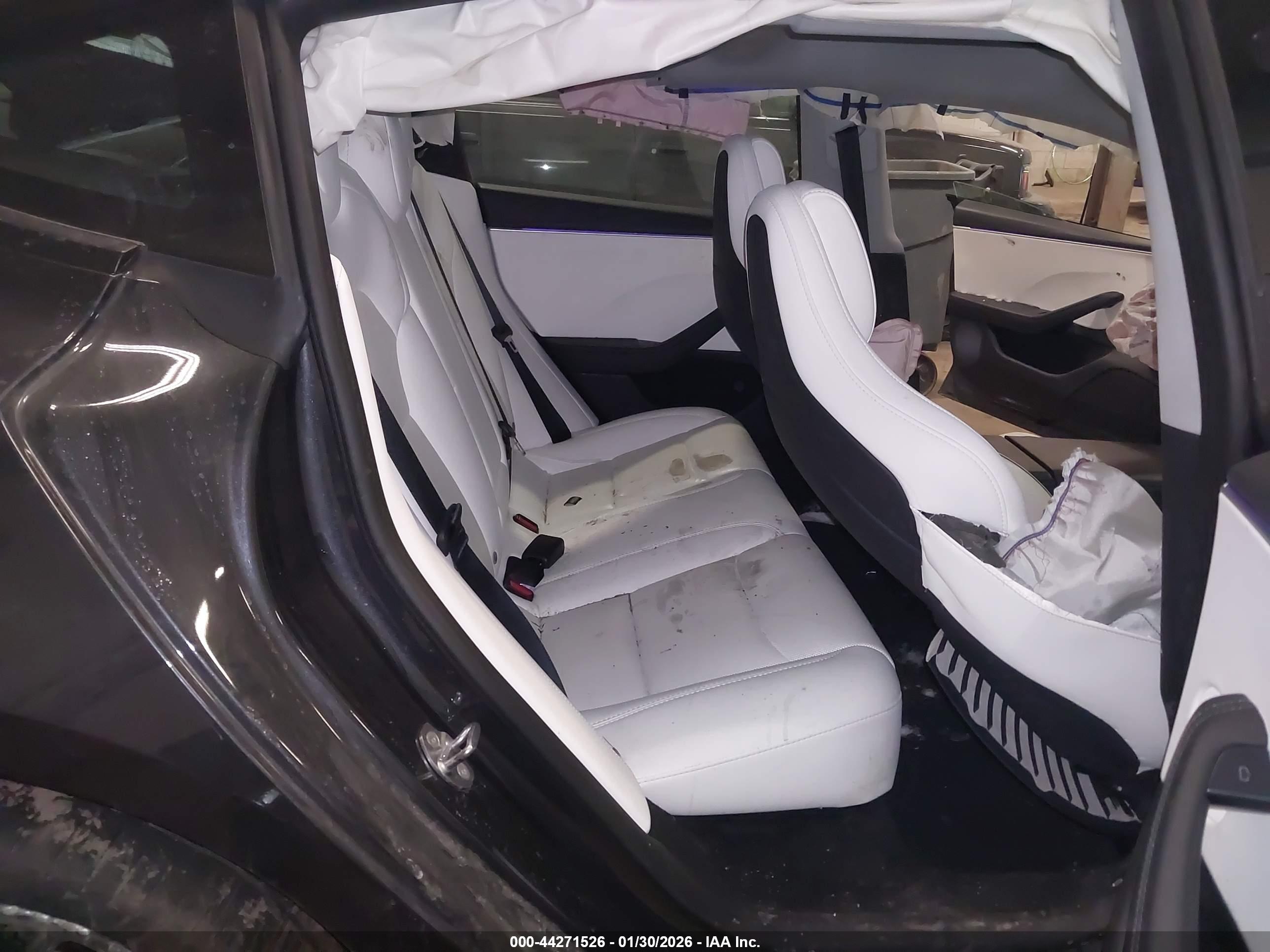 TESLA MODEL image 5