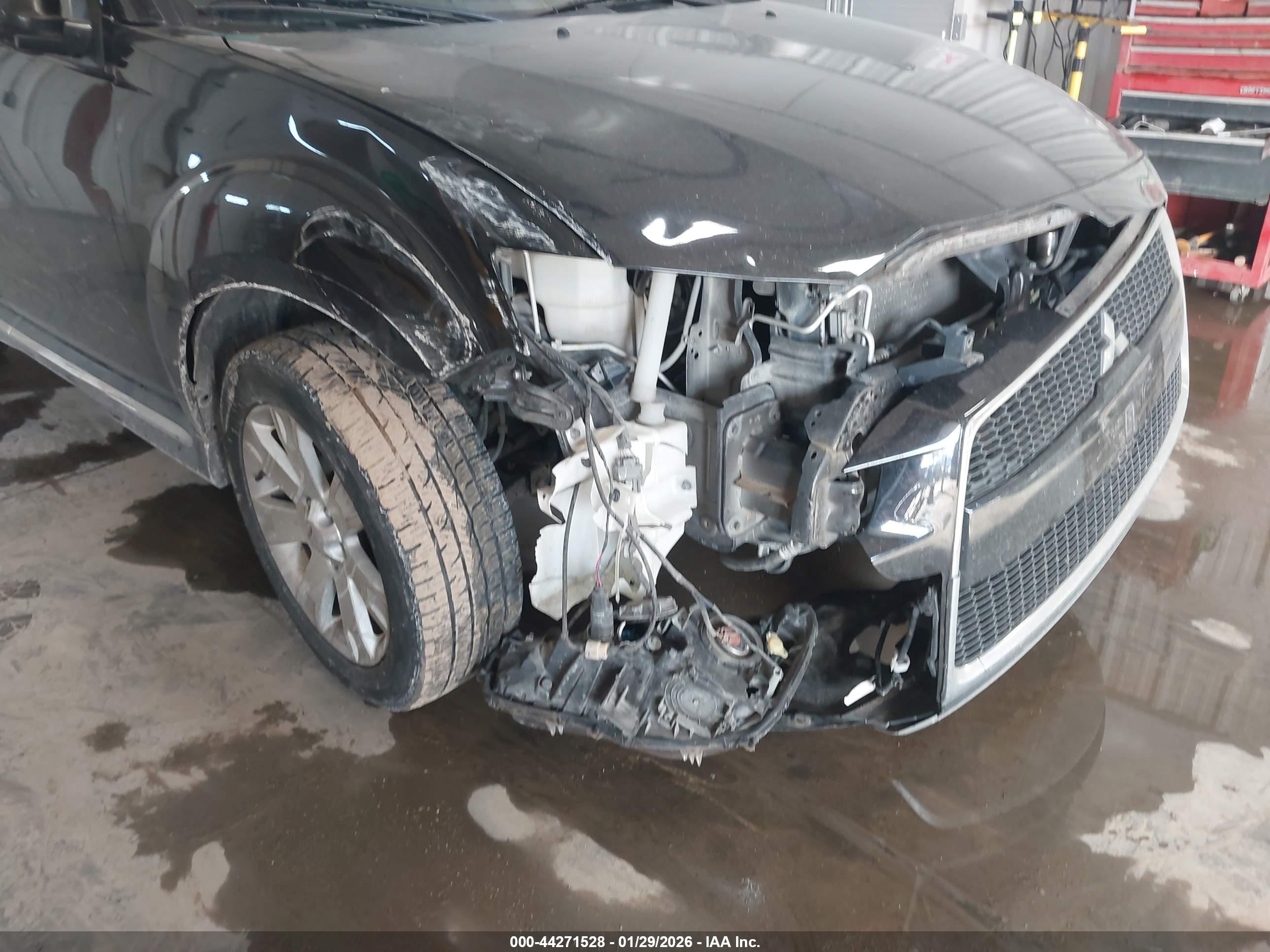 MITSUBISHI OUTLANDER image 6